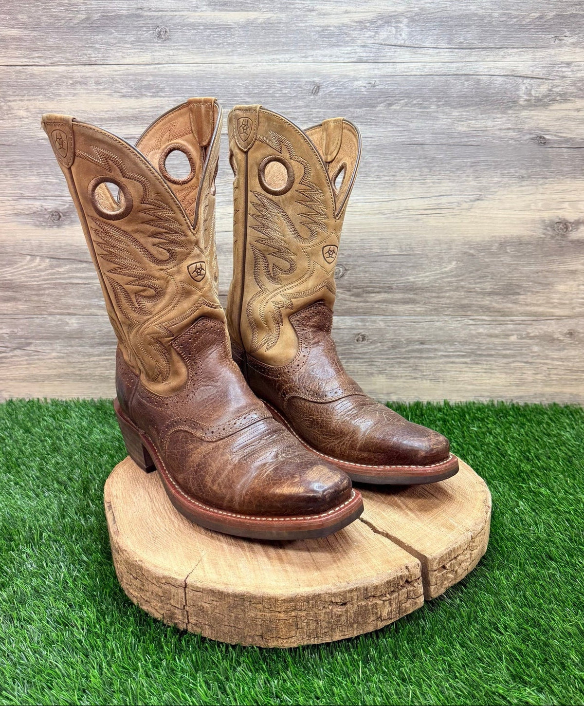 Ariat Men - Size 9D - Tan / Brown Square Toe Western Cowboy Boots 10002230