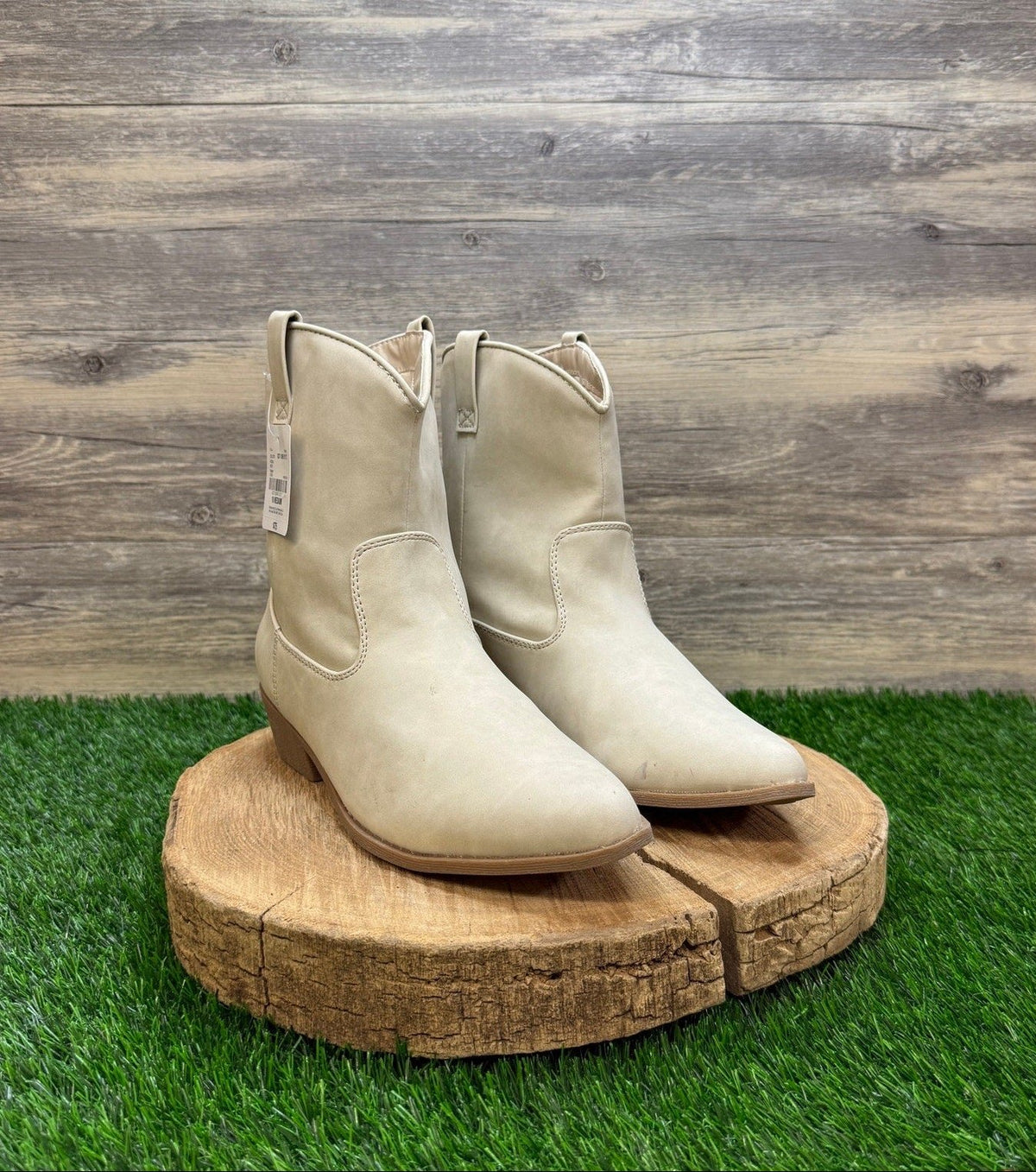 Arizona Jean Co. Women - Size 10M - Cream Faux Leather Ankle Boots Style Meyer