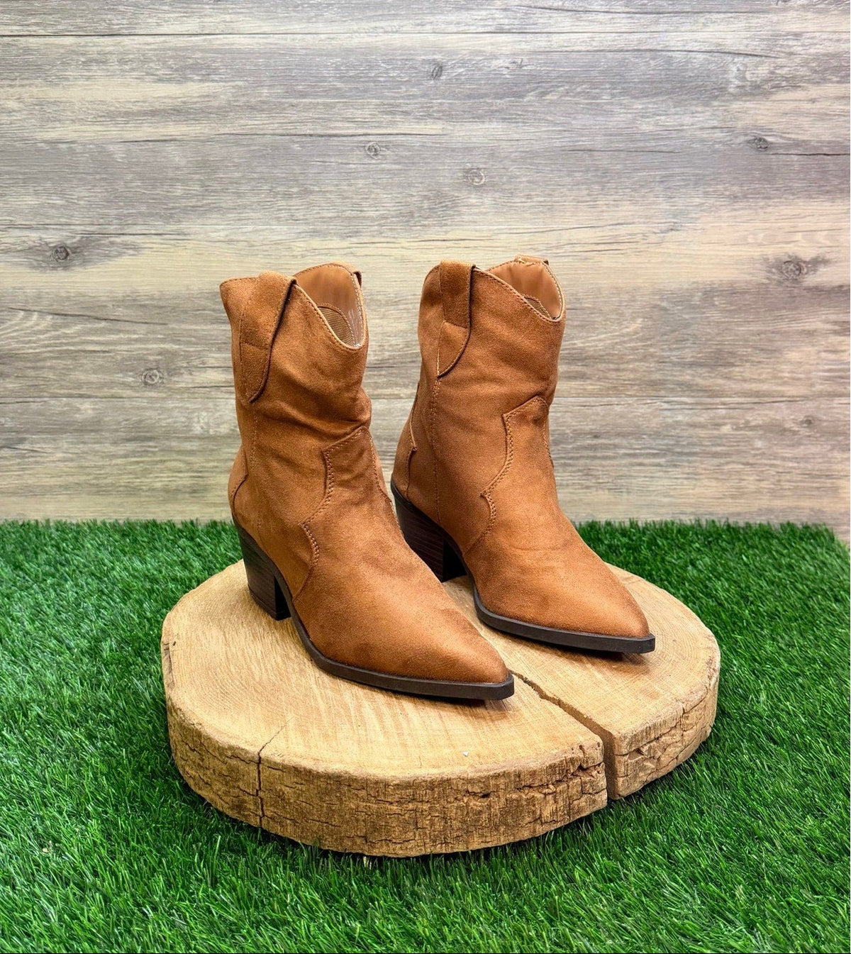 Tru Comfort Foam Women - Size 6 - Tan Short Faux Suede Ankle Boots