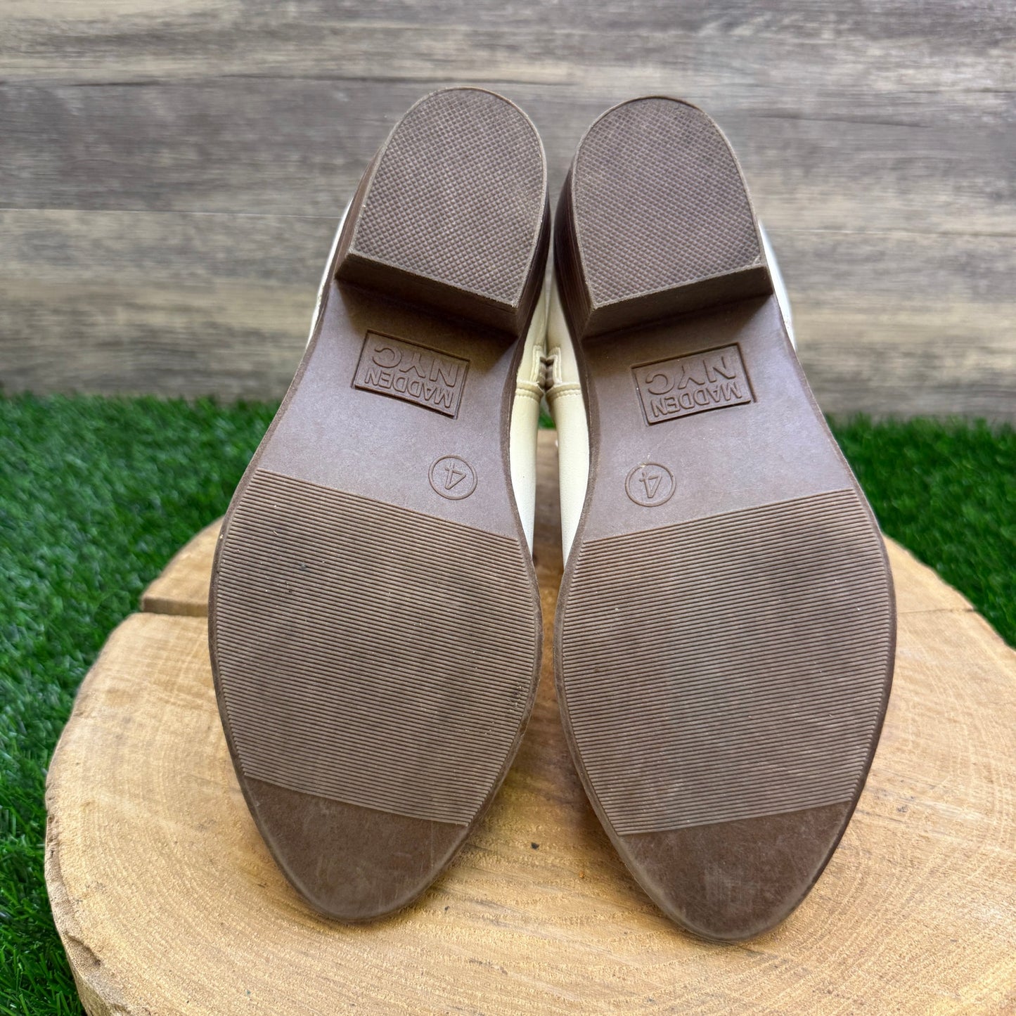 Madden NYC Youth - Size 4 - Cream Ankle Zipper Faux Leather Boots Sintetico