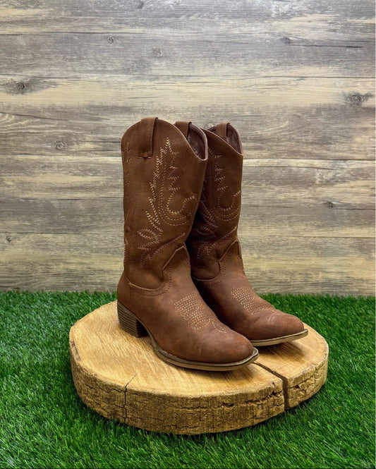 Shelby Youth - Size 2 - Brown Faux Leather Boots Style 701529