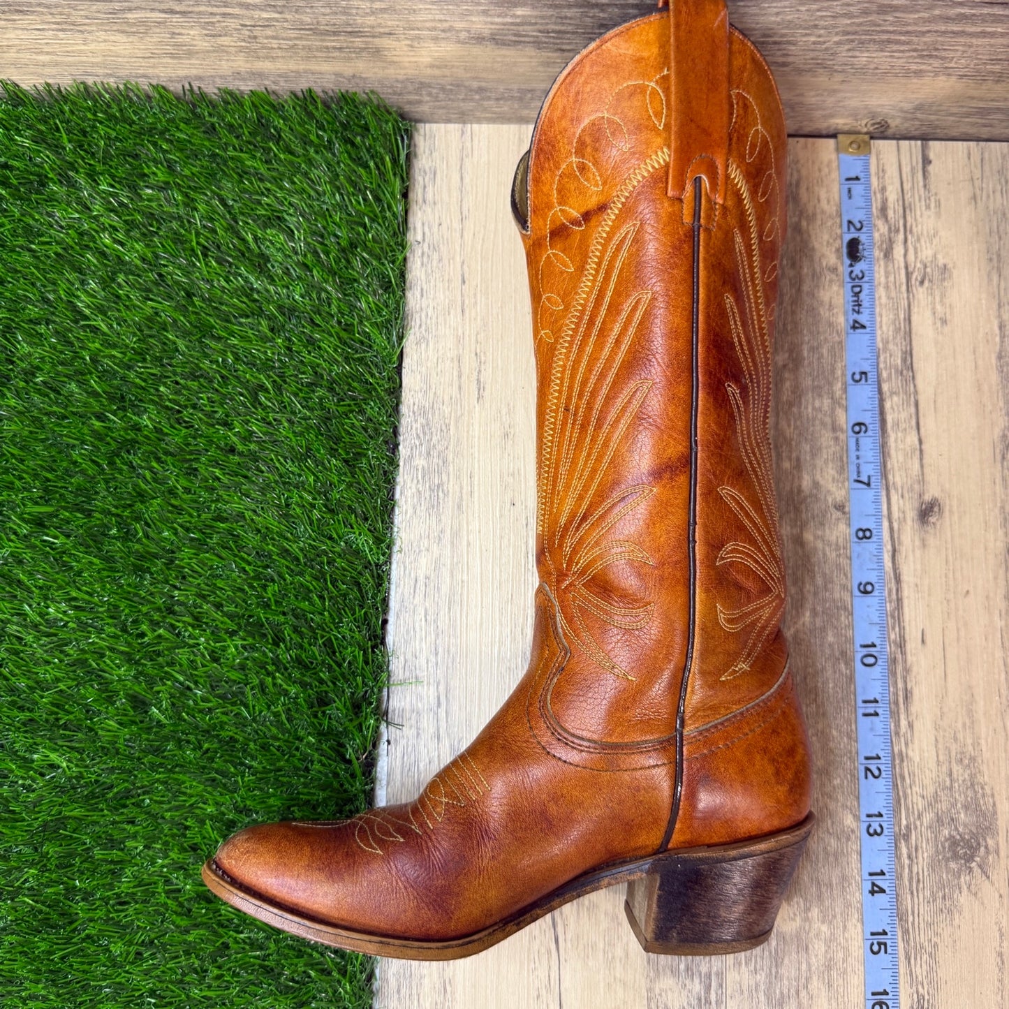 Texas Women - Size 5 - Vintage Marbled Tan Western Cowboy Boots
