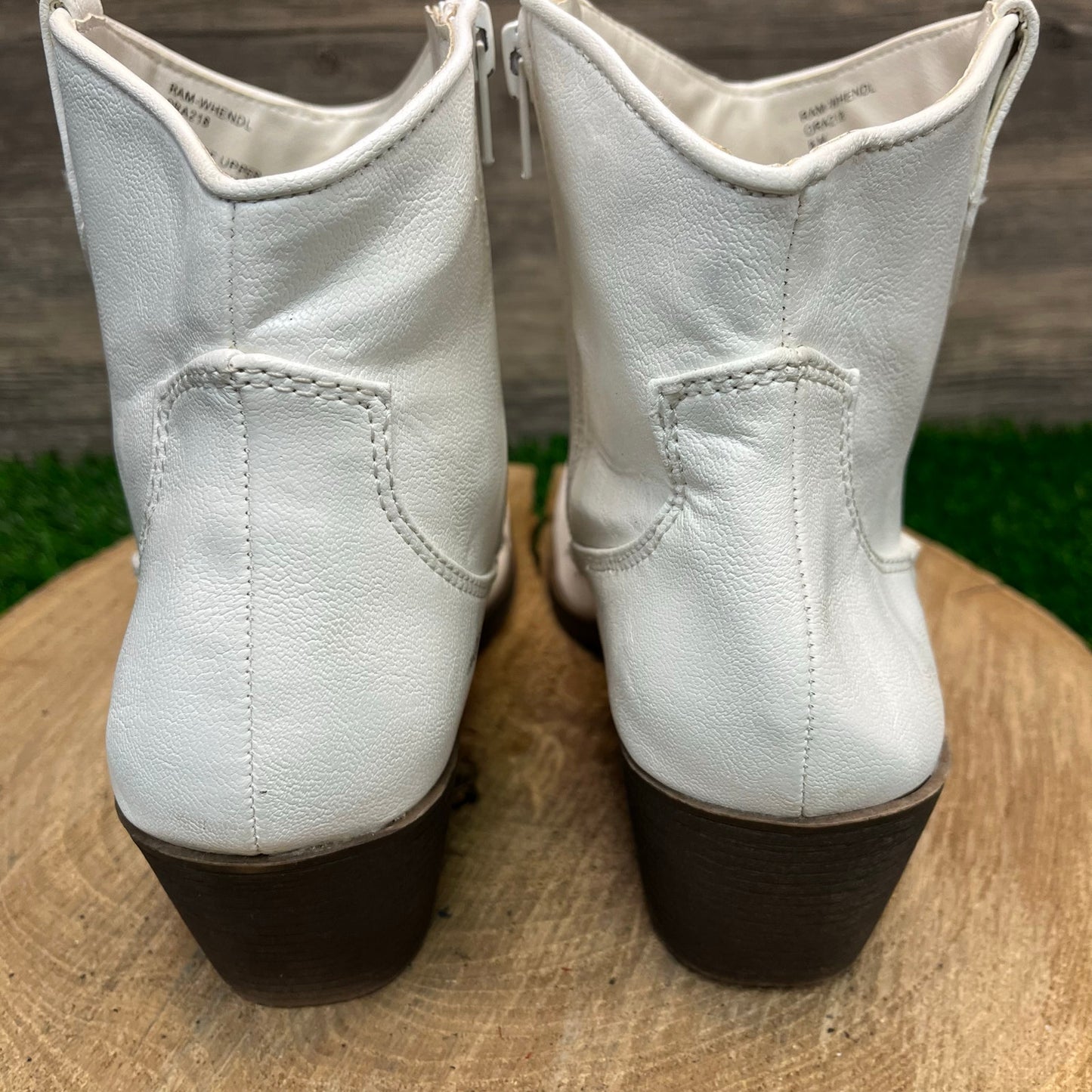 Rampage Women - Size 8M - White Faux Leather Ankle Boots Style ORA218