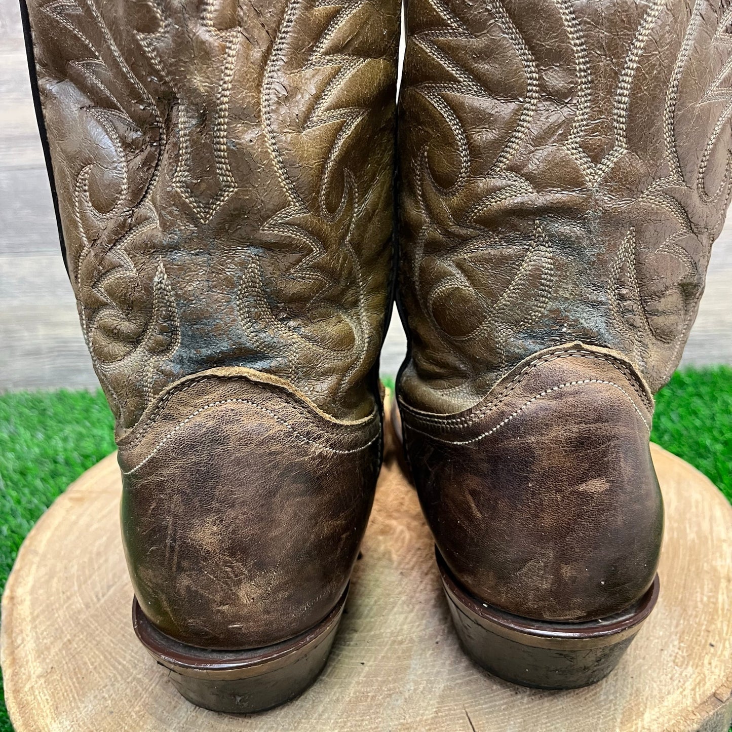 Laredo Men - Size 10.5EE - Vintage Brown Cowboy Boots Style 2573