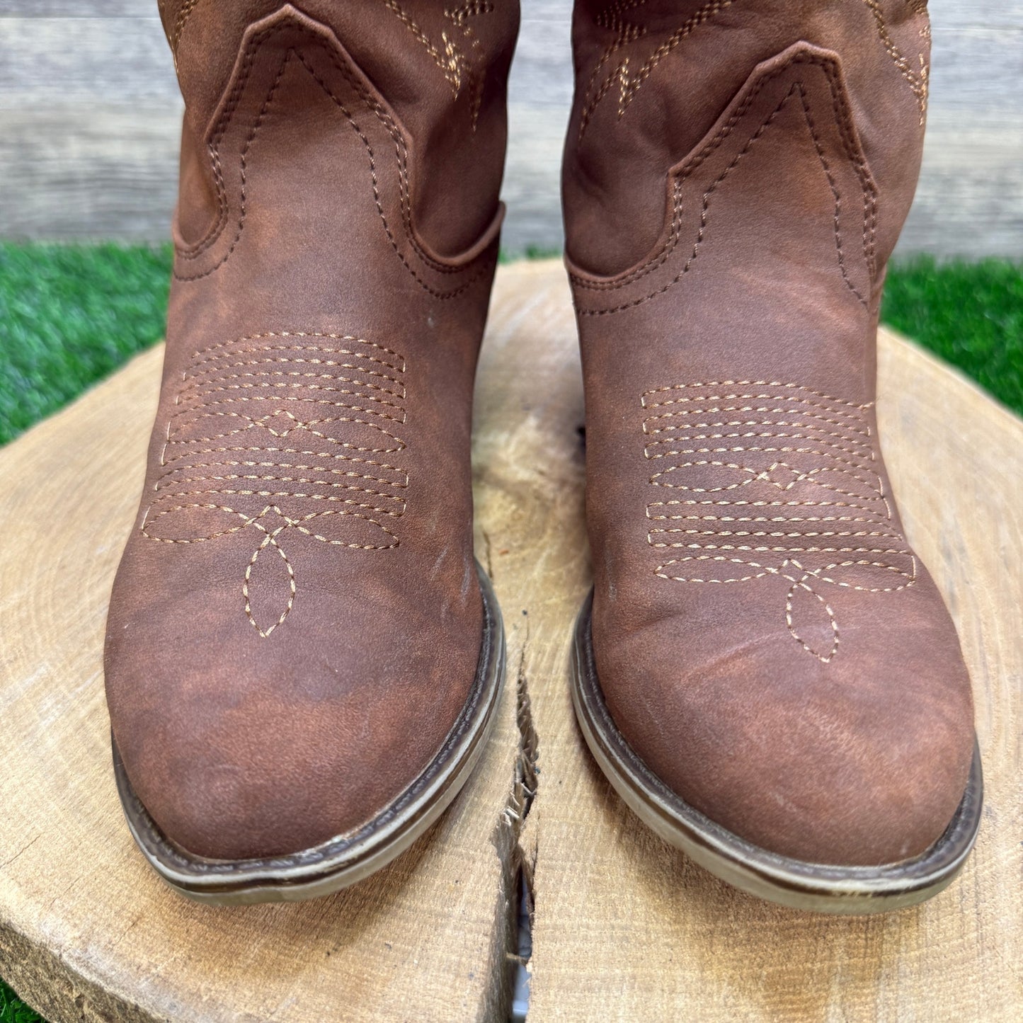 Shelby Youth - Size 2 - Brown Faux Leather Boots Style 701529
