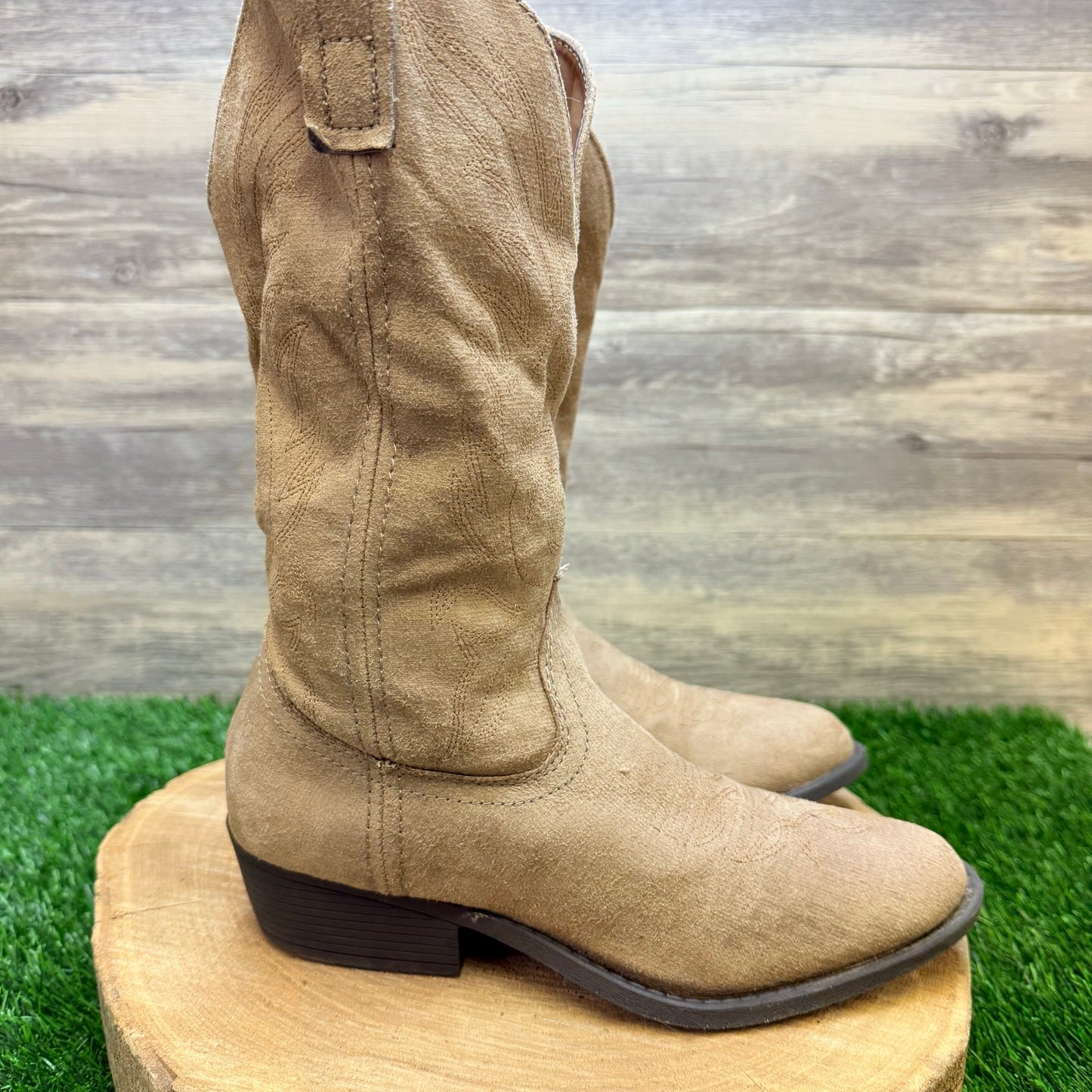 Rampage Women - Size 8M - Beige Faux Leather Cowboy Boots Walden 300301