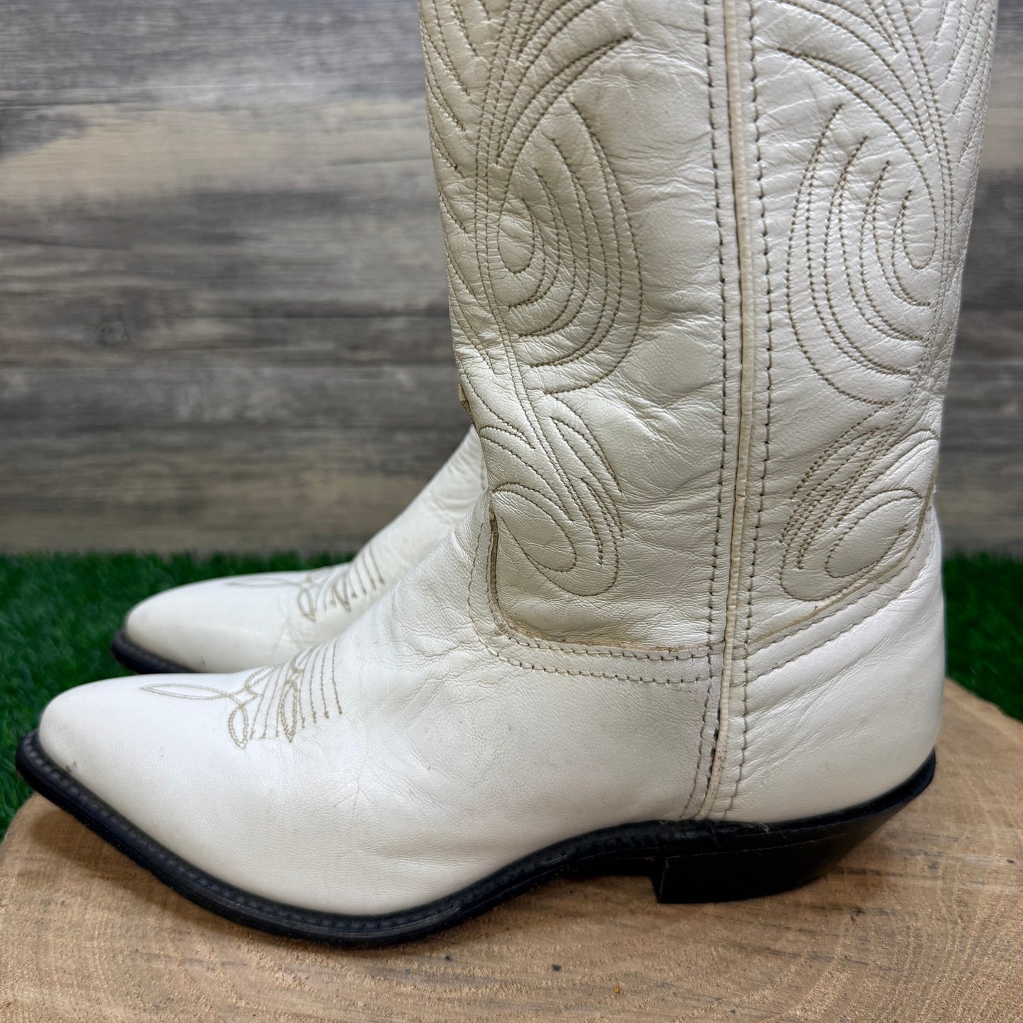 Code West Women - Size 6.5M - Vintage White Western Cowboy Boots Style 27526