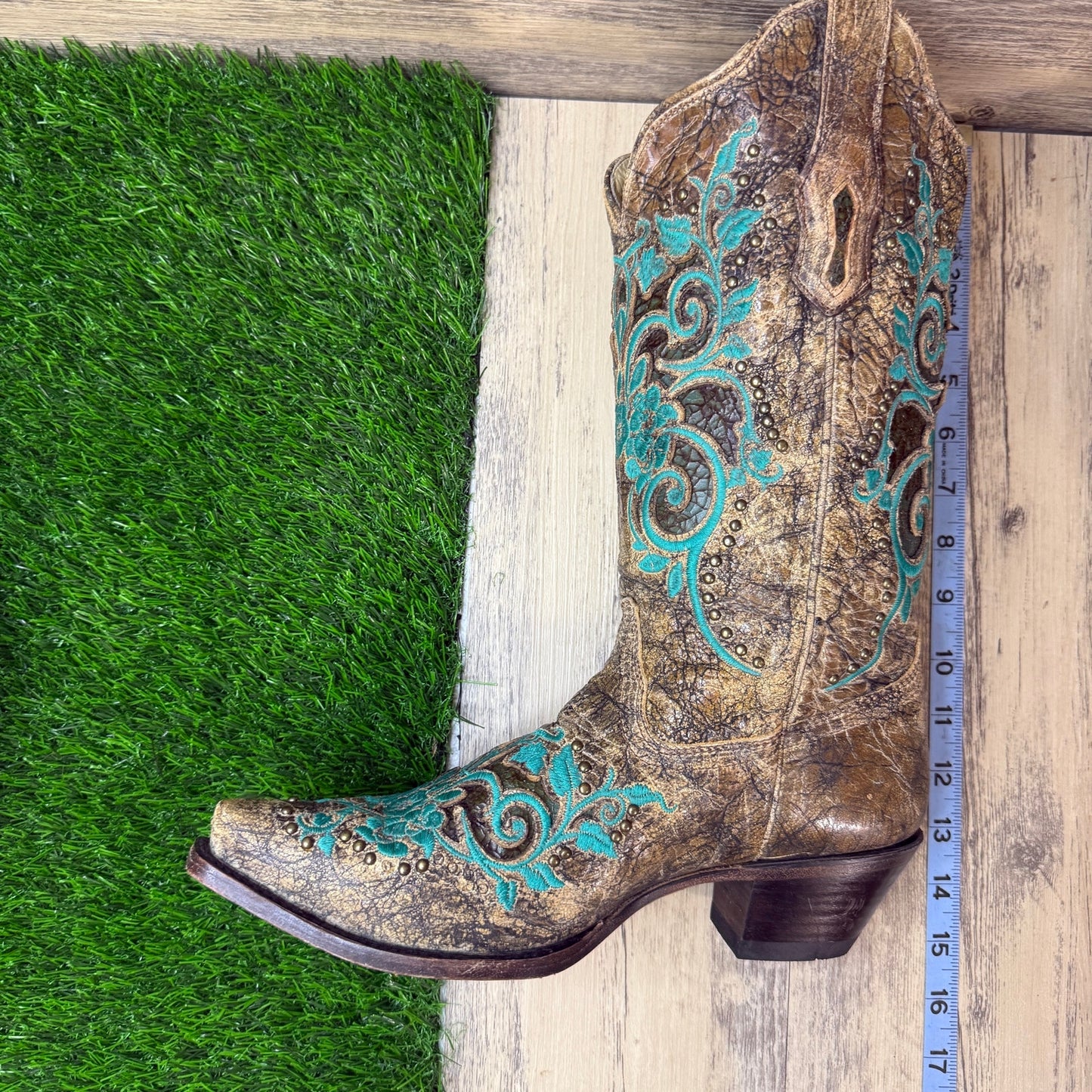 Corral Women - Size 9.5M - Brown/Turquoise Studded Snip Toe Cowboy Boots R1213