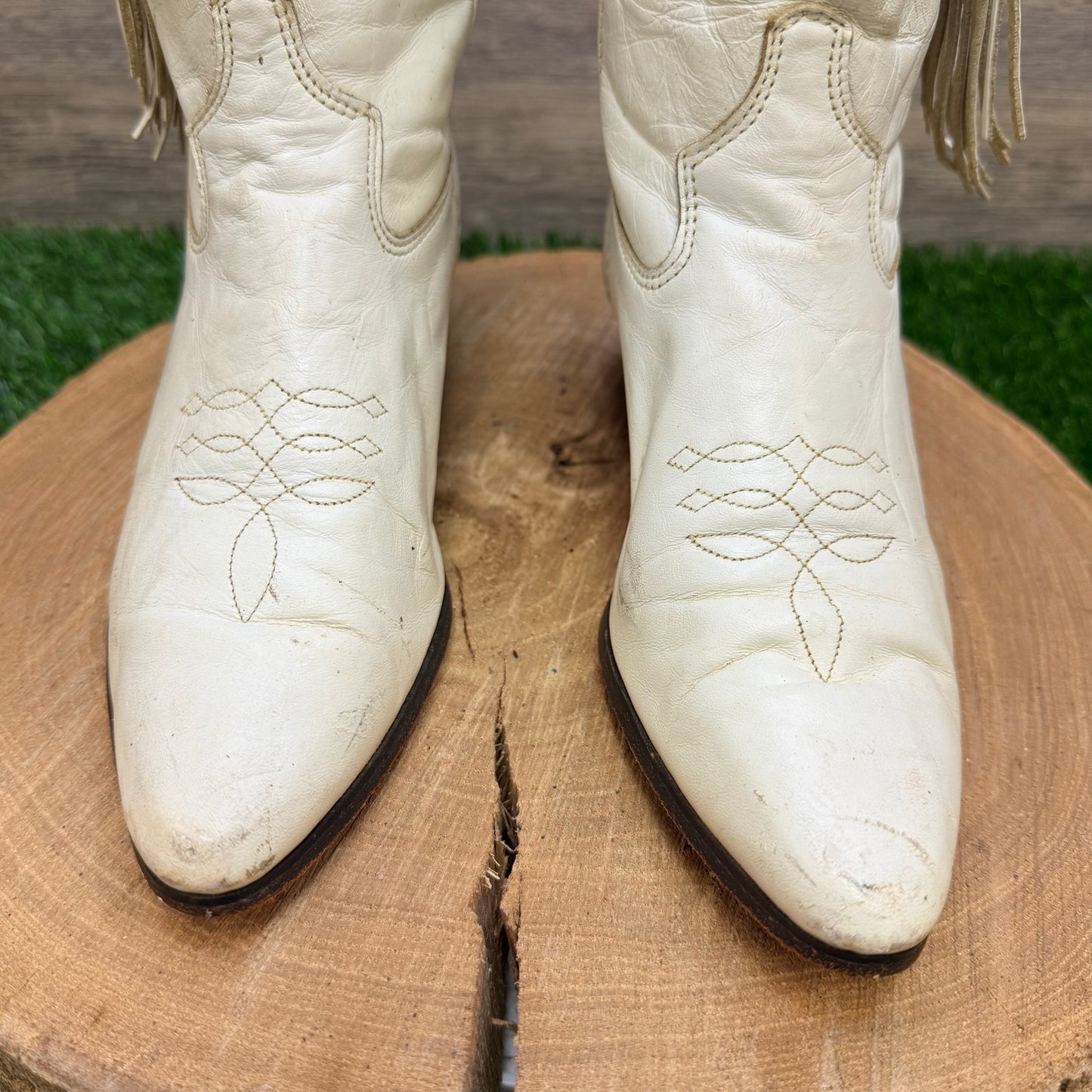 Laredo Women - Size 7M - Vintage Cream Tassel Cowboy Boots 181