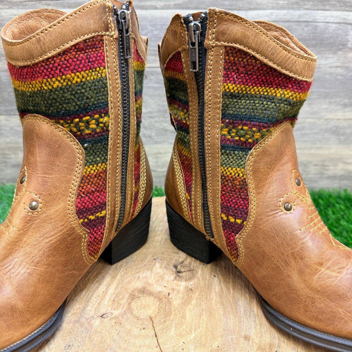 Born Women - Size 6.5 - Tan Tapestry Ankle Zipper Boots MOE3