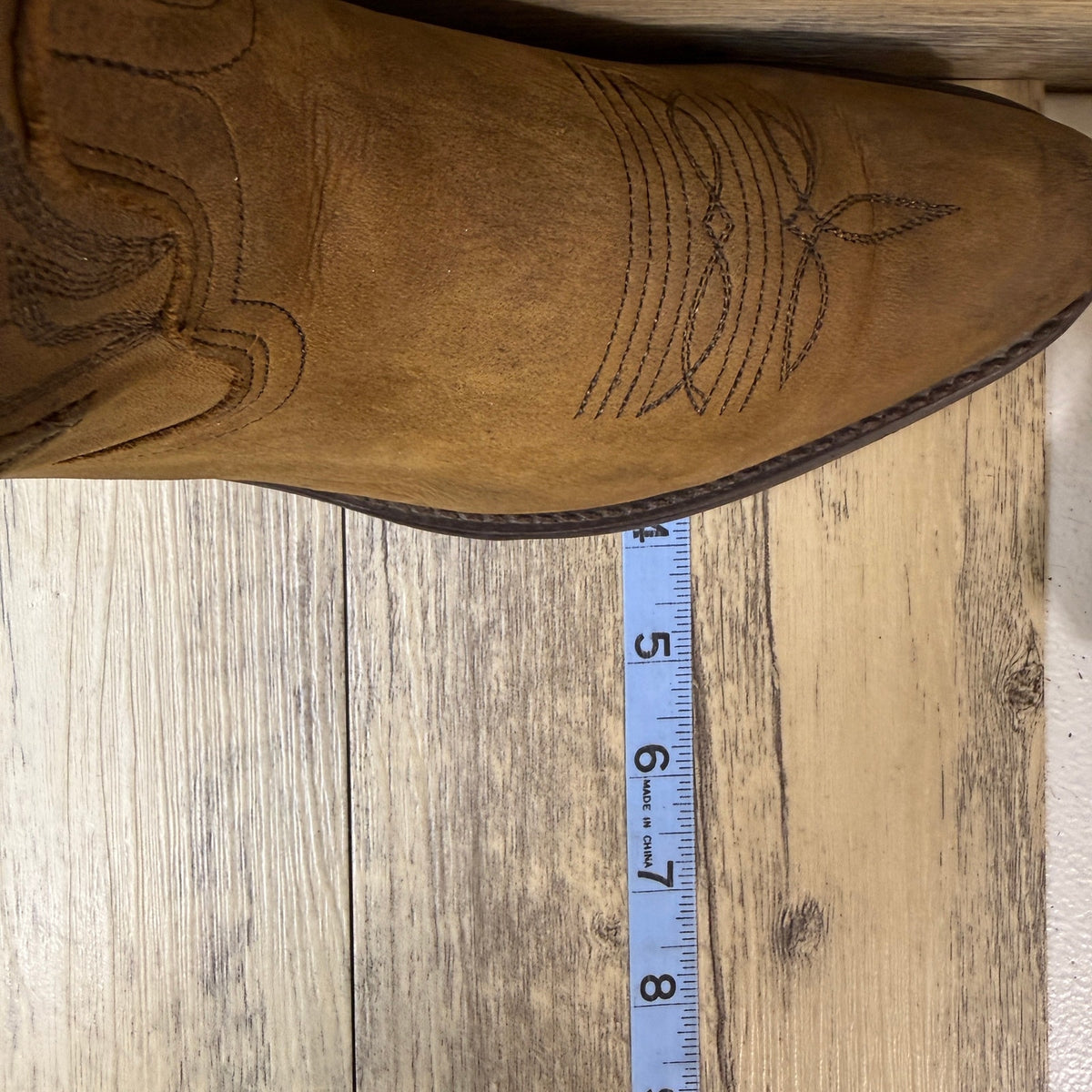 Unknown Men - Size 8D - Vintage Tan Suede Western Cowboy Boots Style 3851