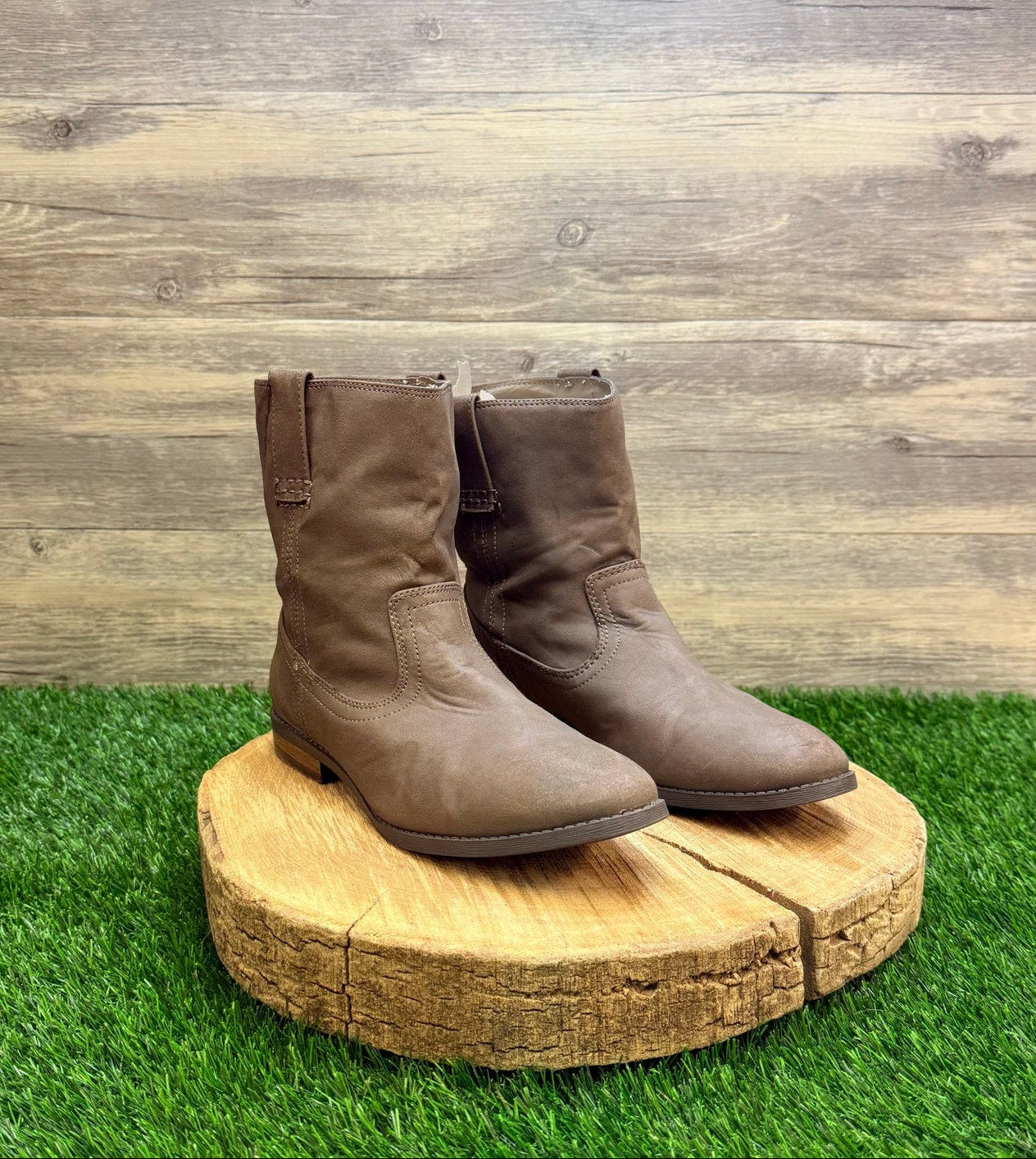 Faded Glory Women - Size 8 - Brown Faux Leather Ankle Boots 607728