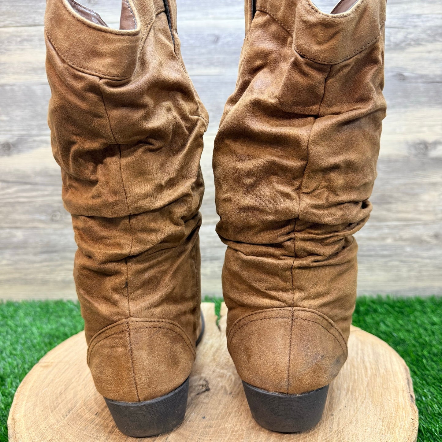 Unknown Women - Size 7.5M - Tan Slouch Faux Suede Cowboy Boots Molara