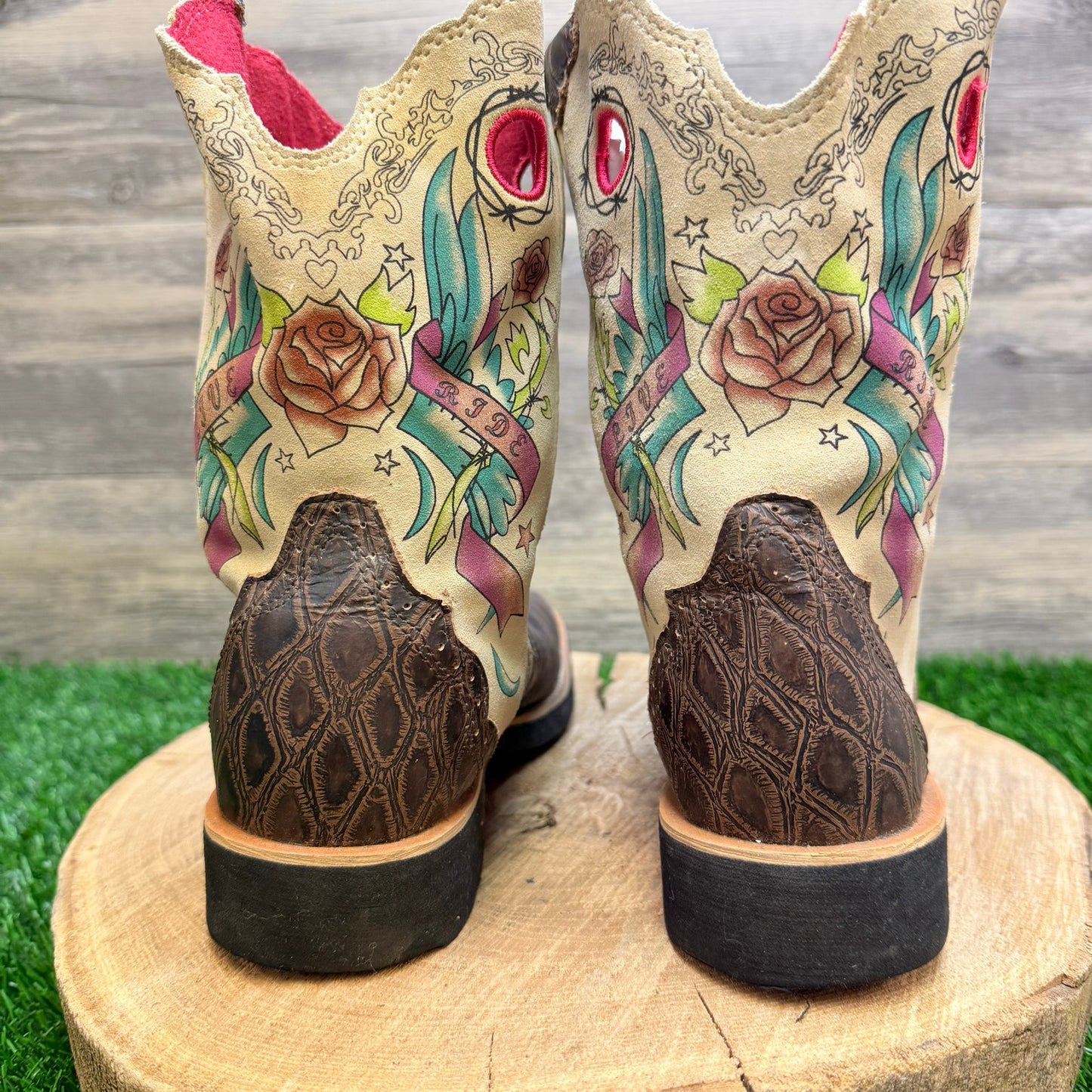Ariat Women - Size 5 - Live and Ride Square Toe Cowboy Boots 10007987