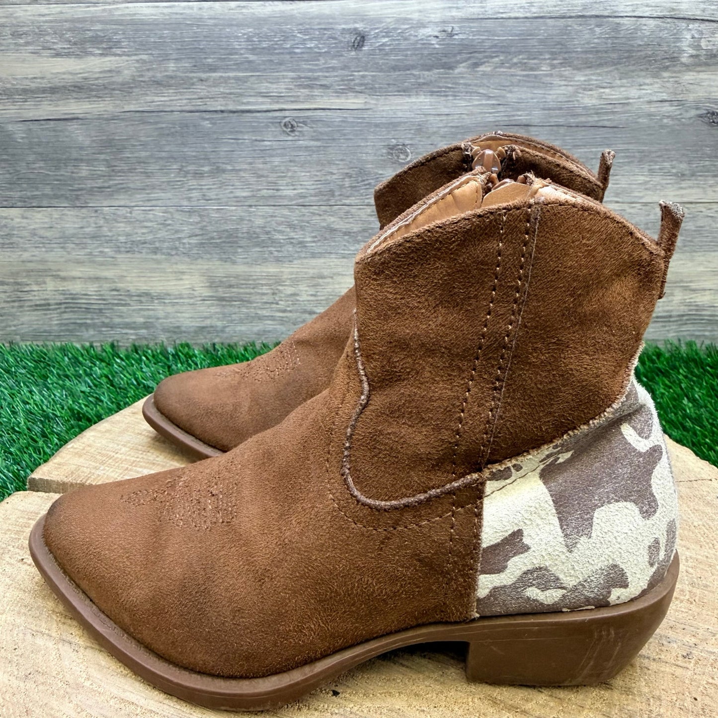 Flex West Youth - Size 13M - Tan Cowhide Print Ankle Zipper Boots Sadie