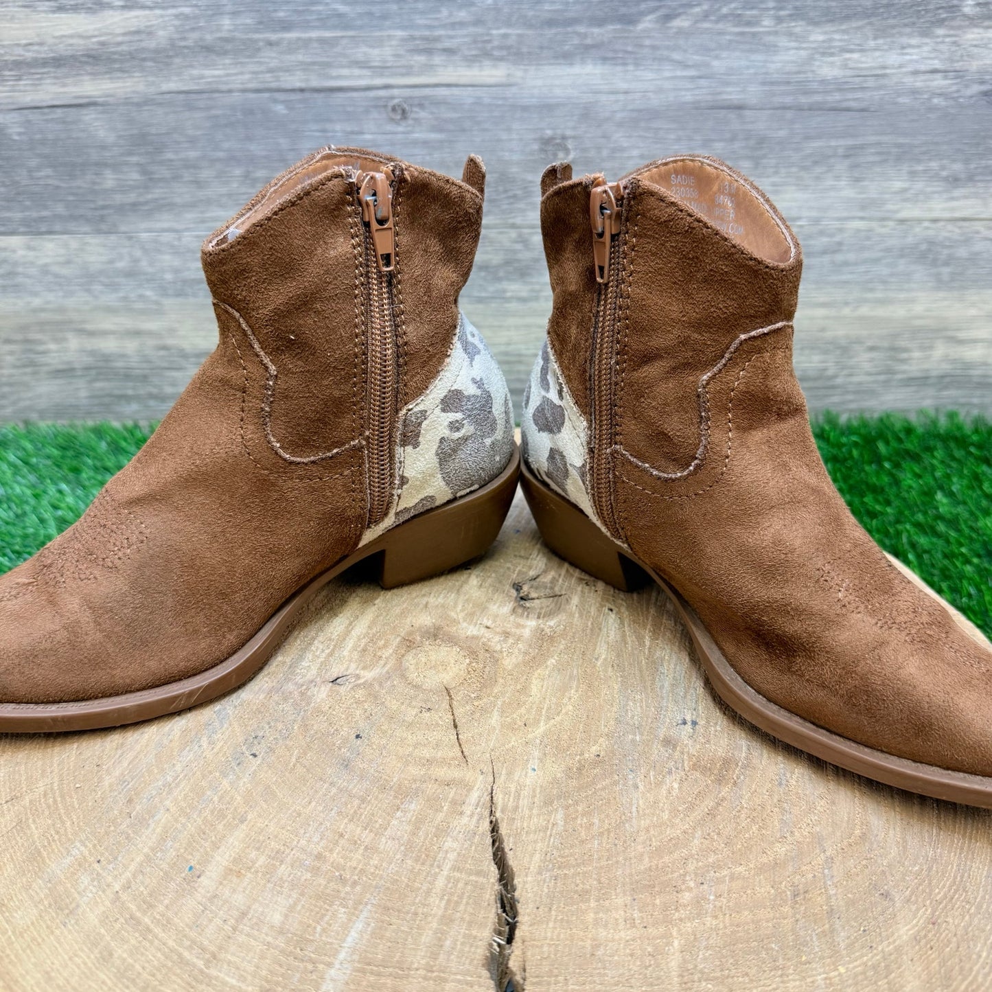 Flex West Youth - Size 13M - Tan Cowhide Print Ankle Zipper Boots Sadie
