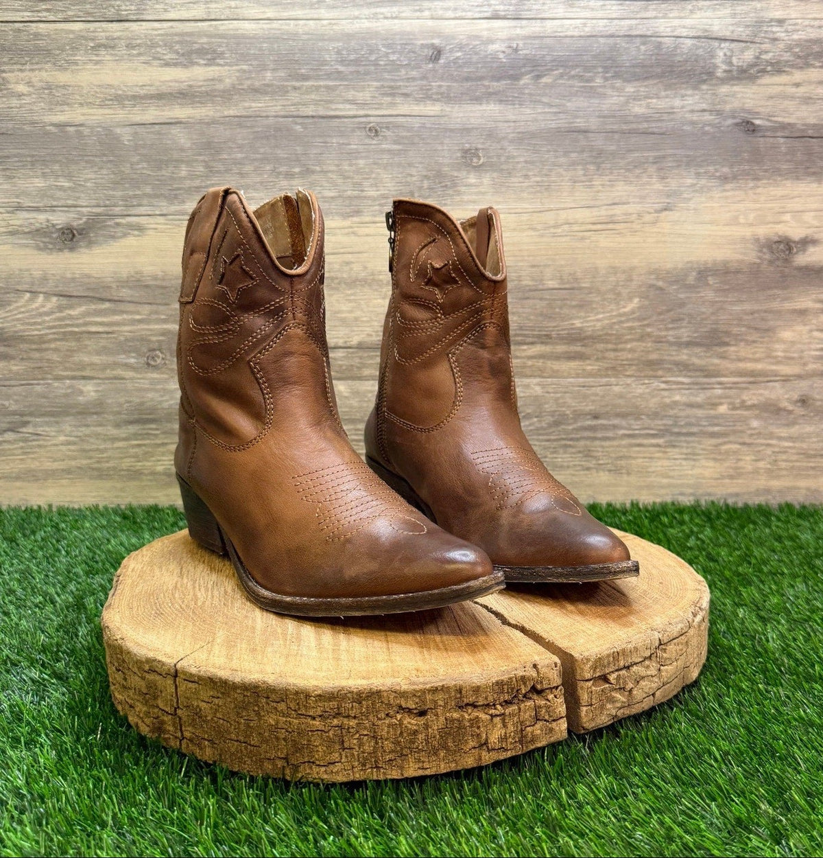 Zigi Soho Women - Size 8.5 - Brown Star Cutout Ankle Boots Style Shesthe