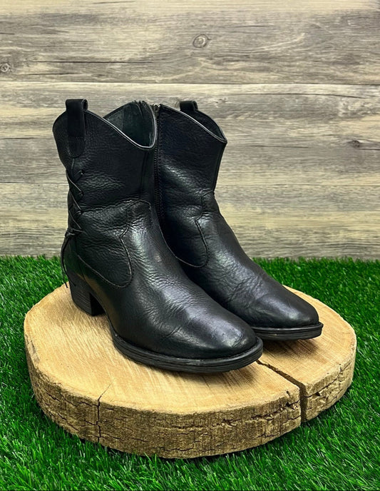 Born Women - Size 9 - Black Ankle Zipper Boots Style 32412