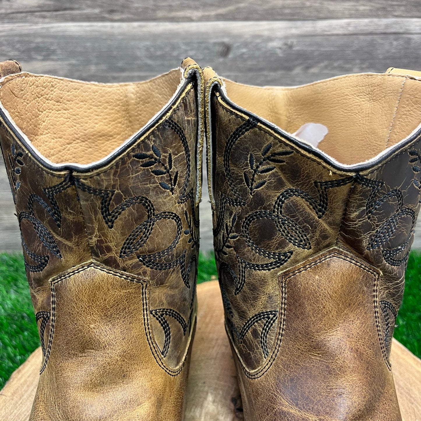 Sterling River Women - Size 9.5 10M - Distressed Brown Ankle Boots Style SR5012