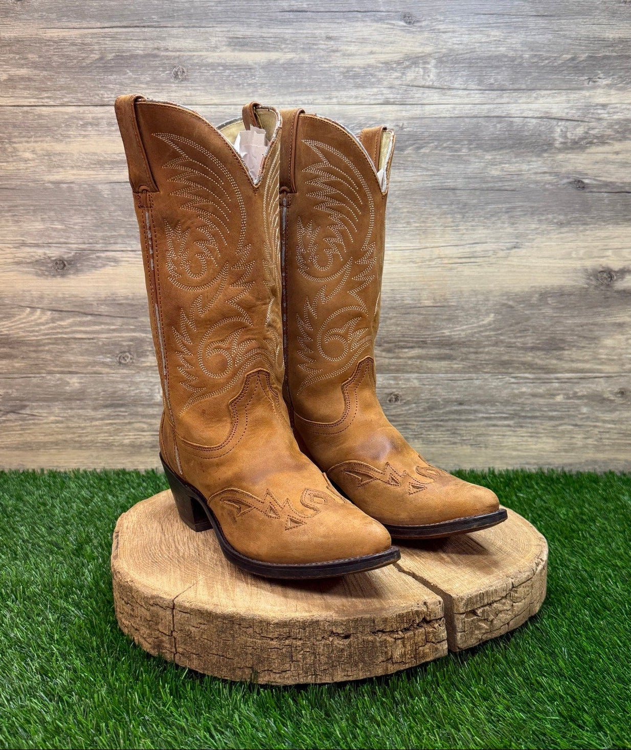Durango Women - Size 7.5M - Tan Flame Design Western Cowboy Boots Style RD5302