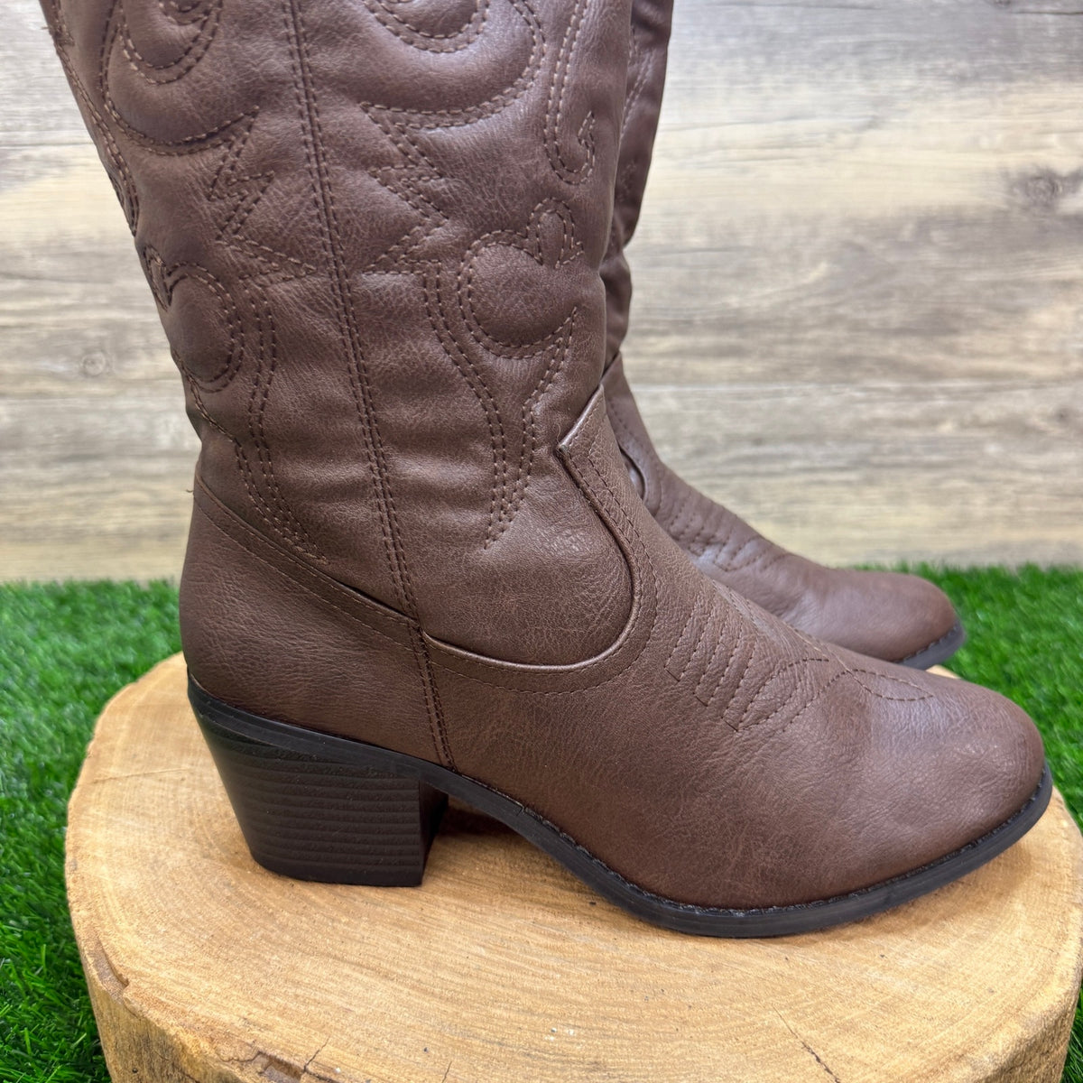 West Blvd Women - Size 6.5 - Chocolate Faux Leather Cowboy Boots Style Miami