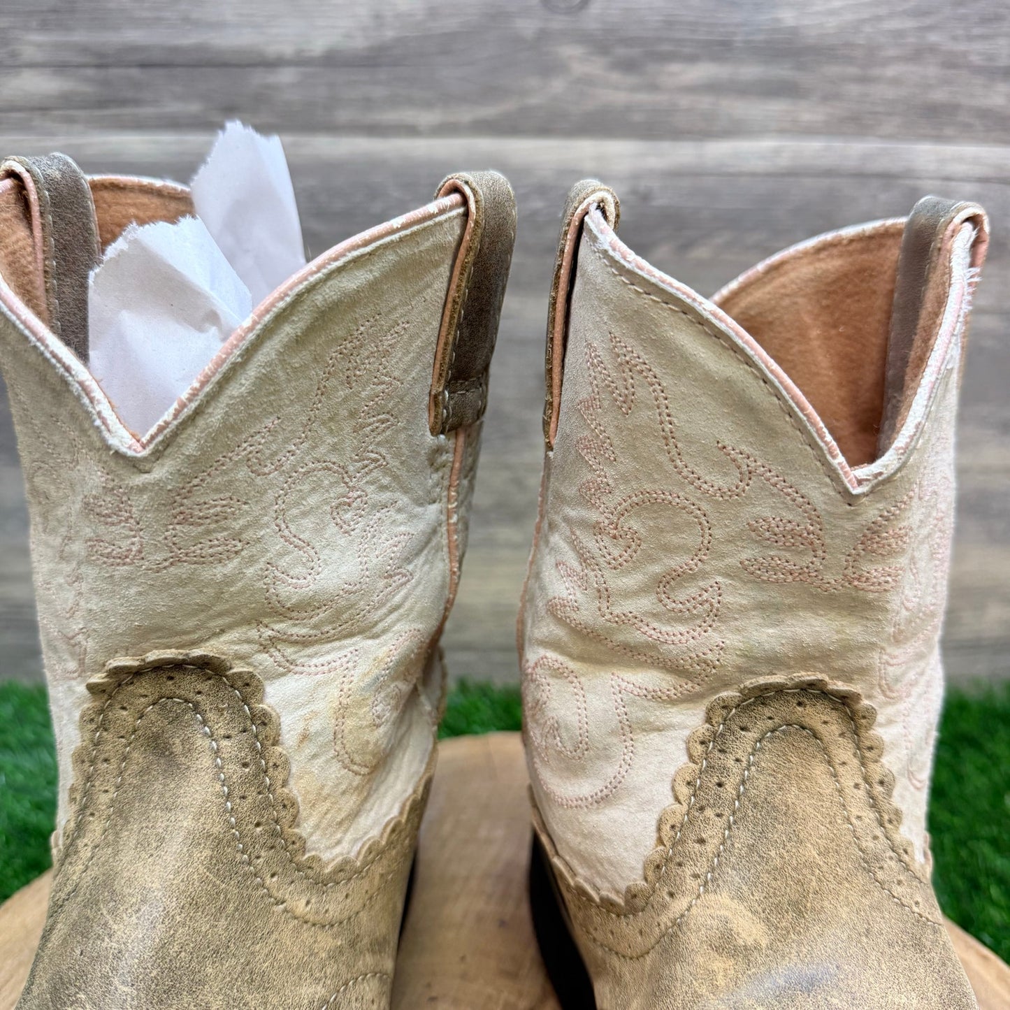 Ariat Youth - Size 5 - Tan/Cream Round Toe Cowboy Boots 10001995
