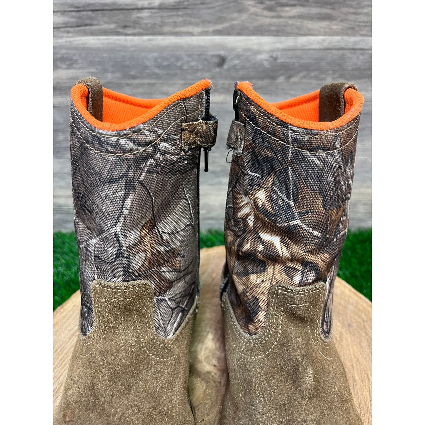 Game Winner Youth - Size 2D - Tan/Camo Suede Boots Style 211