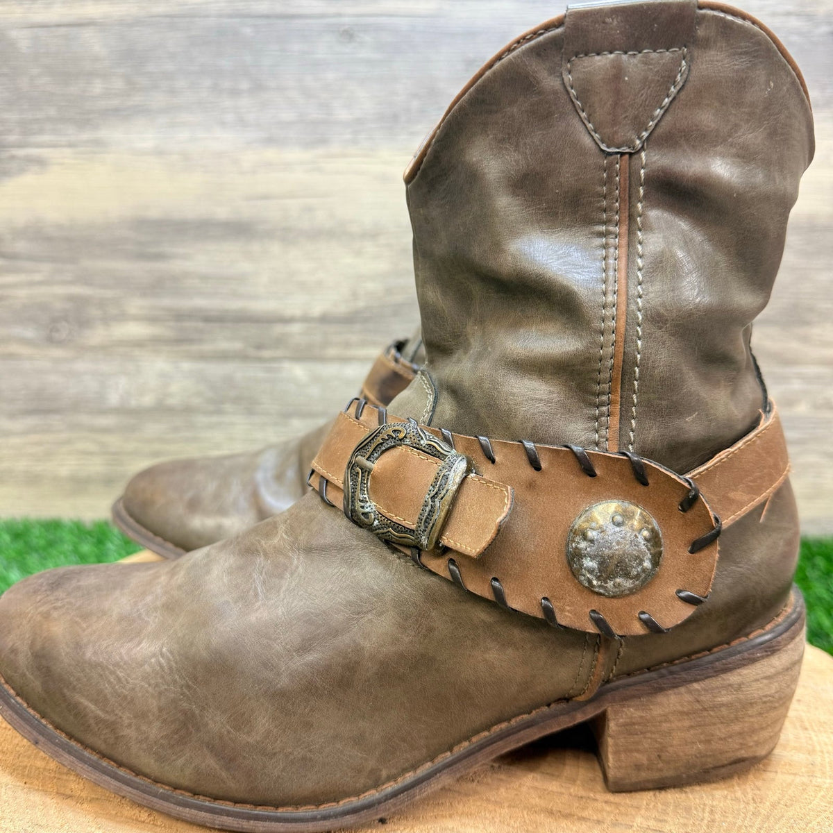 Pierre Dumas Women - Size 9 - Taupe Buckle Zipper Ankle Boots
