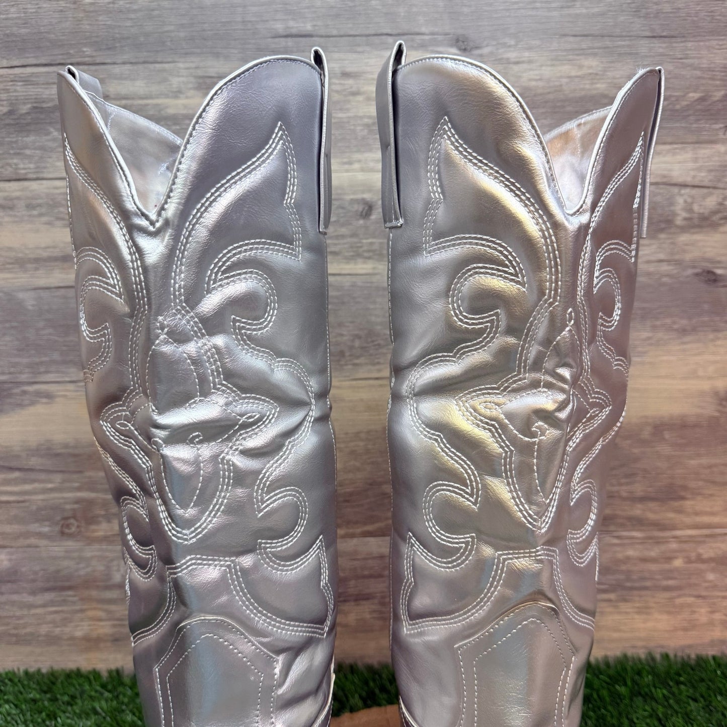 Journee Women - Size 12 - Silver Faux Leather Tall Boots 008243