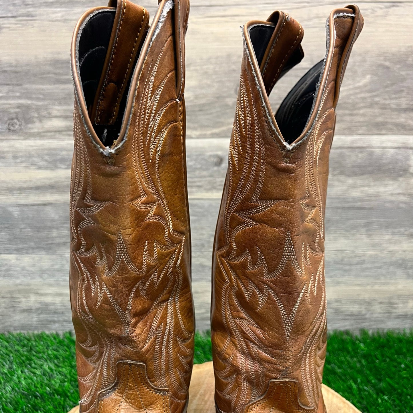 Laredo Women - Size 6.5M - Vintage Tan Cowboy Boots Style 41404