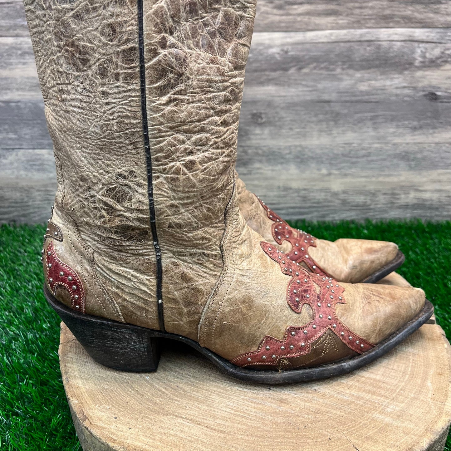 Sterling River Women - Size 10B - Tan/Red Studded Snip Toe Cowboy Boots SR250