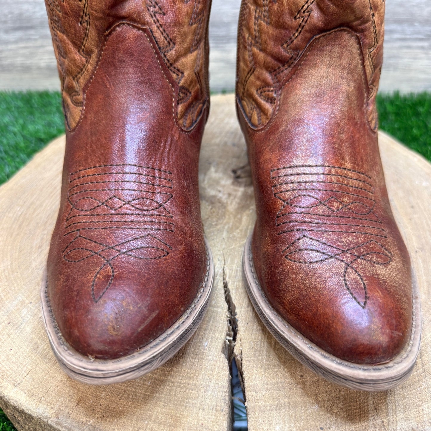 Coconuts Women - Size 7M - Brown Faux Leather Ankle Zipper Boots Style Pistol
