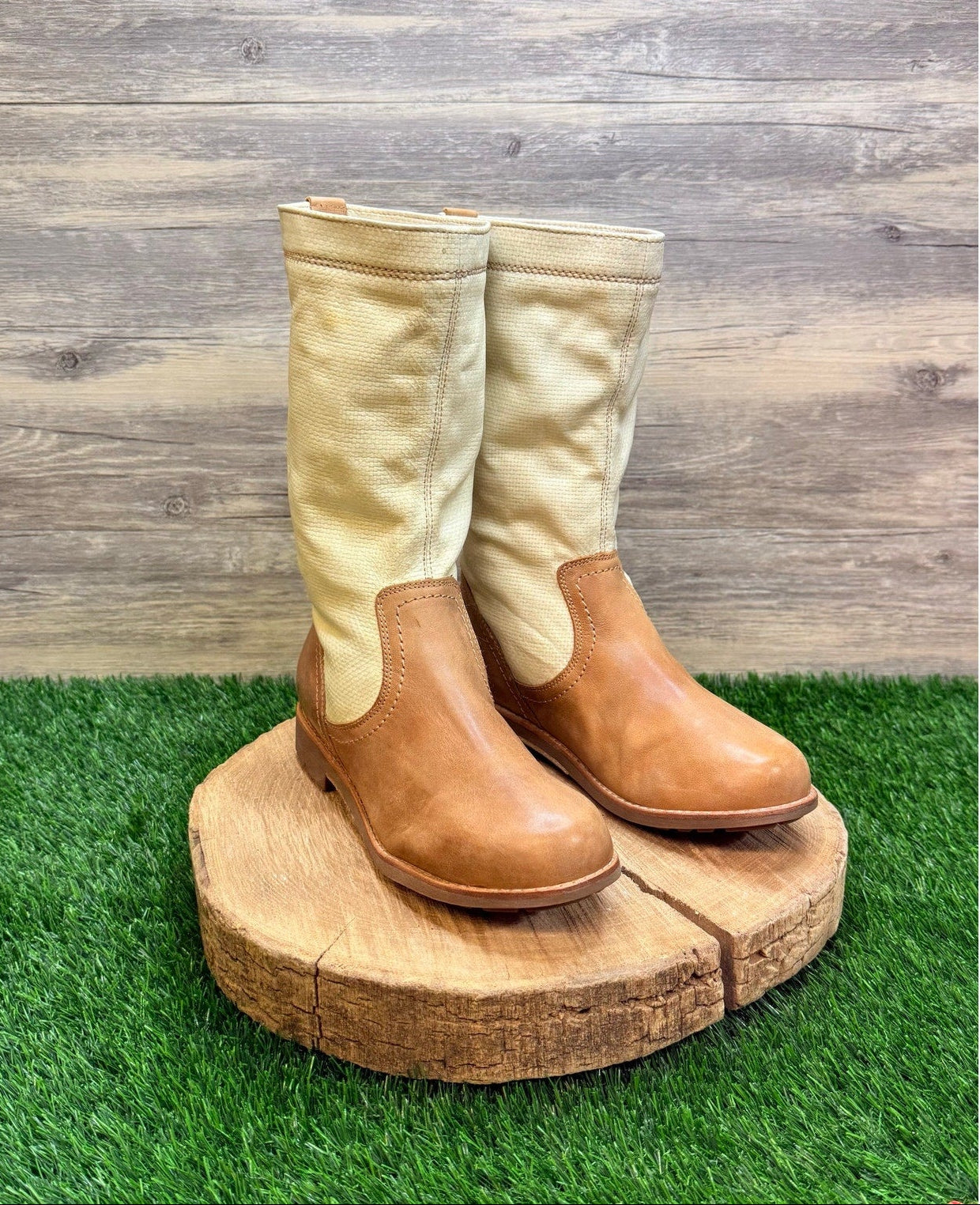 Olukai Women - Size 9.5 - Tan / Cream Haleakala Canvas Boots 01798