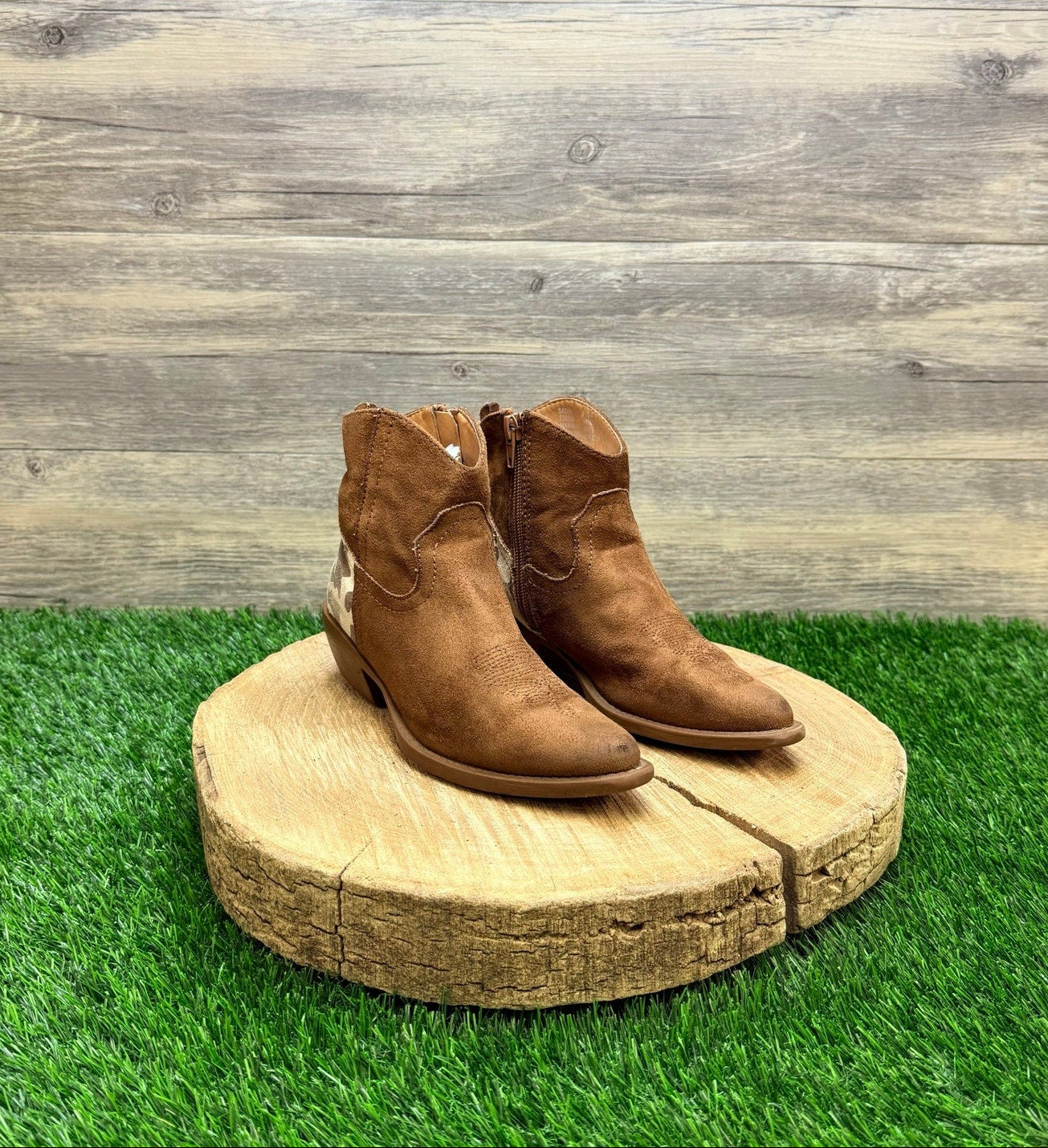 Flex West Youth - Size 13M - Tan Cowhide Print Ankle Zipper Boots Sadie