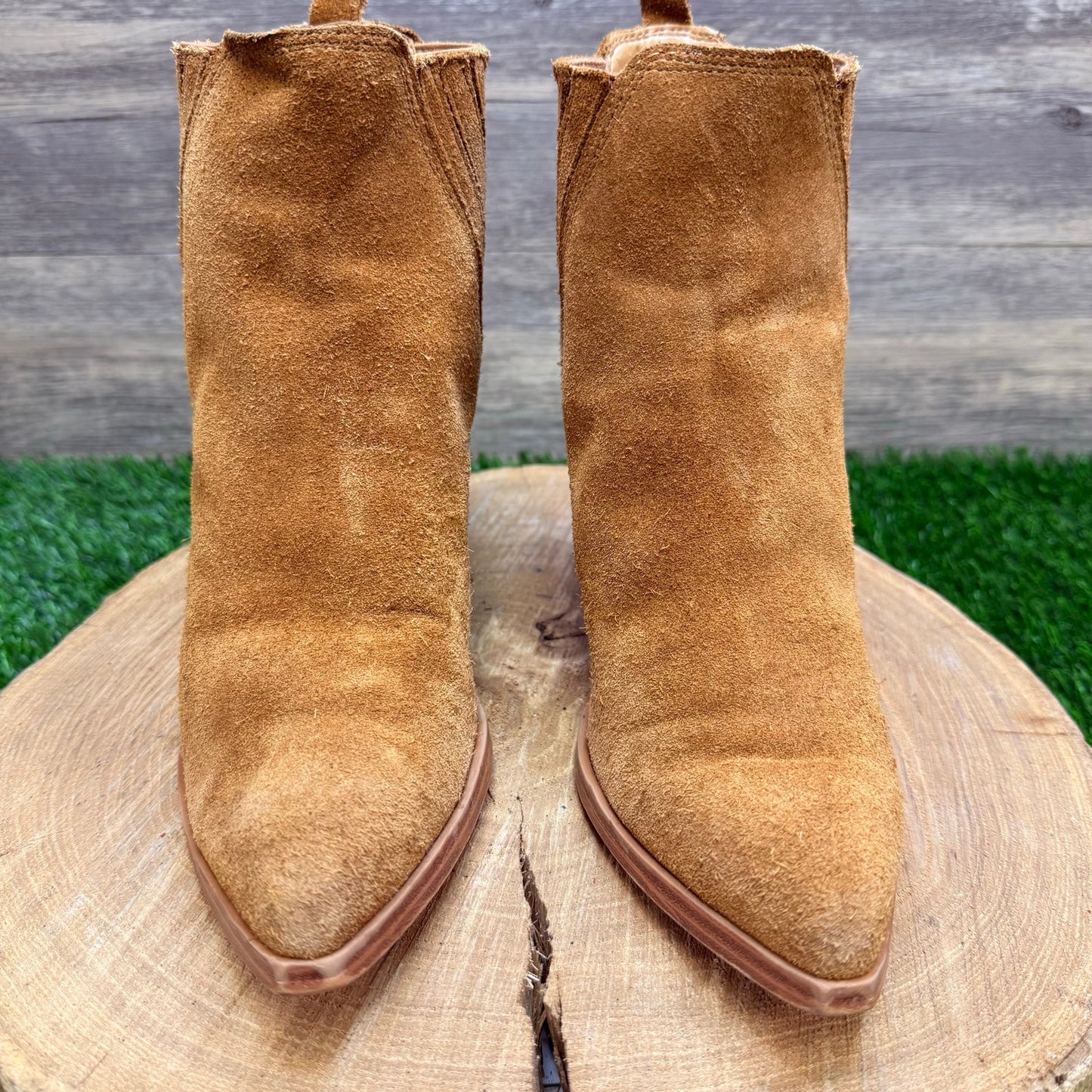 Marc Fisher Women - Size 8M - Tan Suede Ankle Heeled Boots 0421