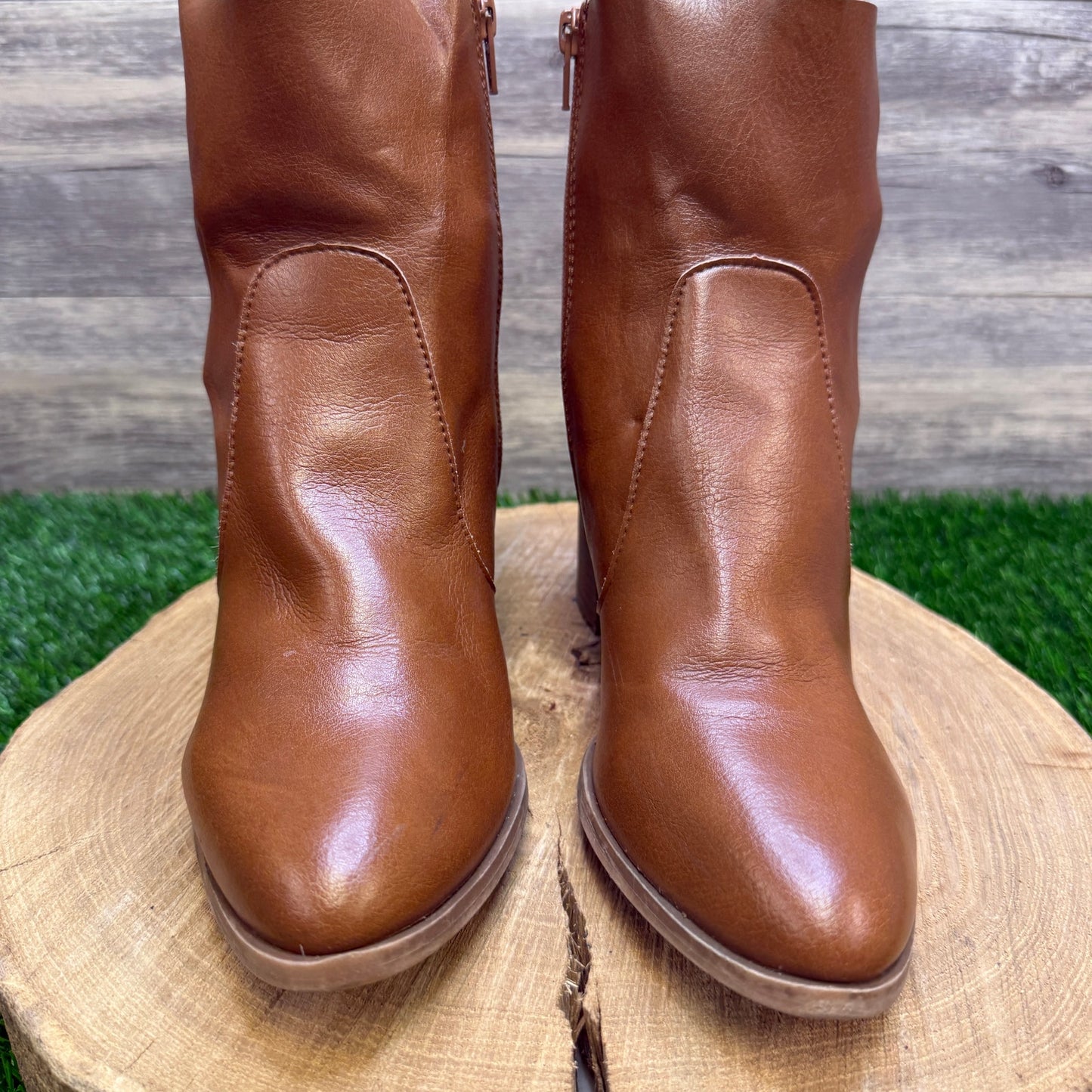 Universal Thread Women - Size 8.5 - Brown Faux Leather Ankle Zipper Boots 17730