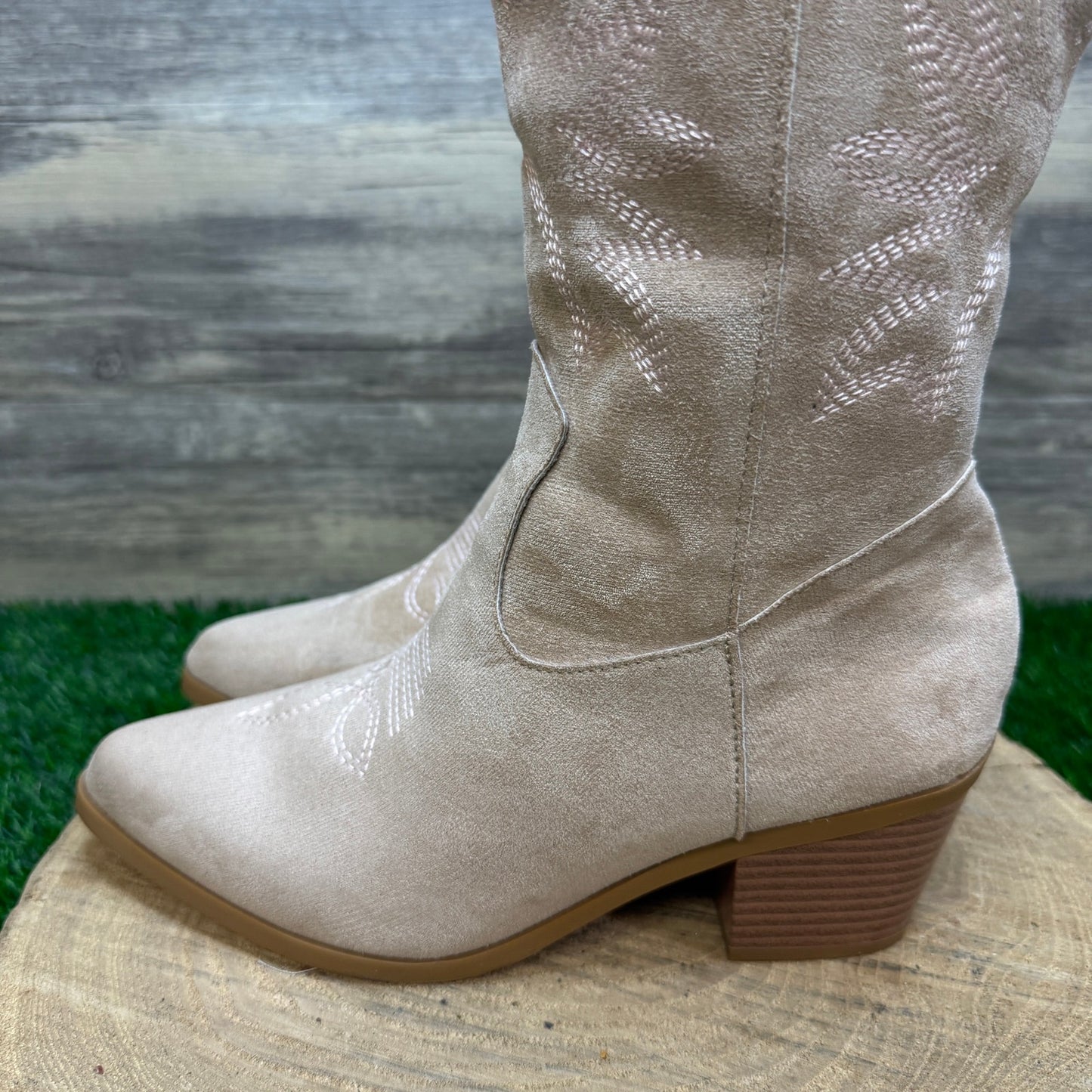 Unknown Women - Size 8 - Bone Flame Faux Suede Boots