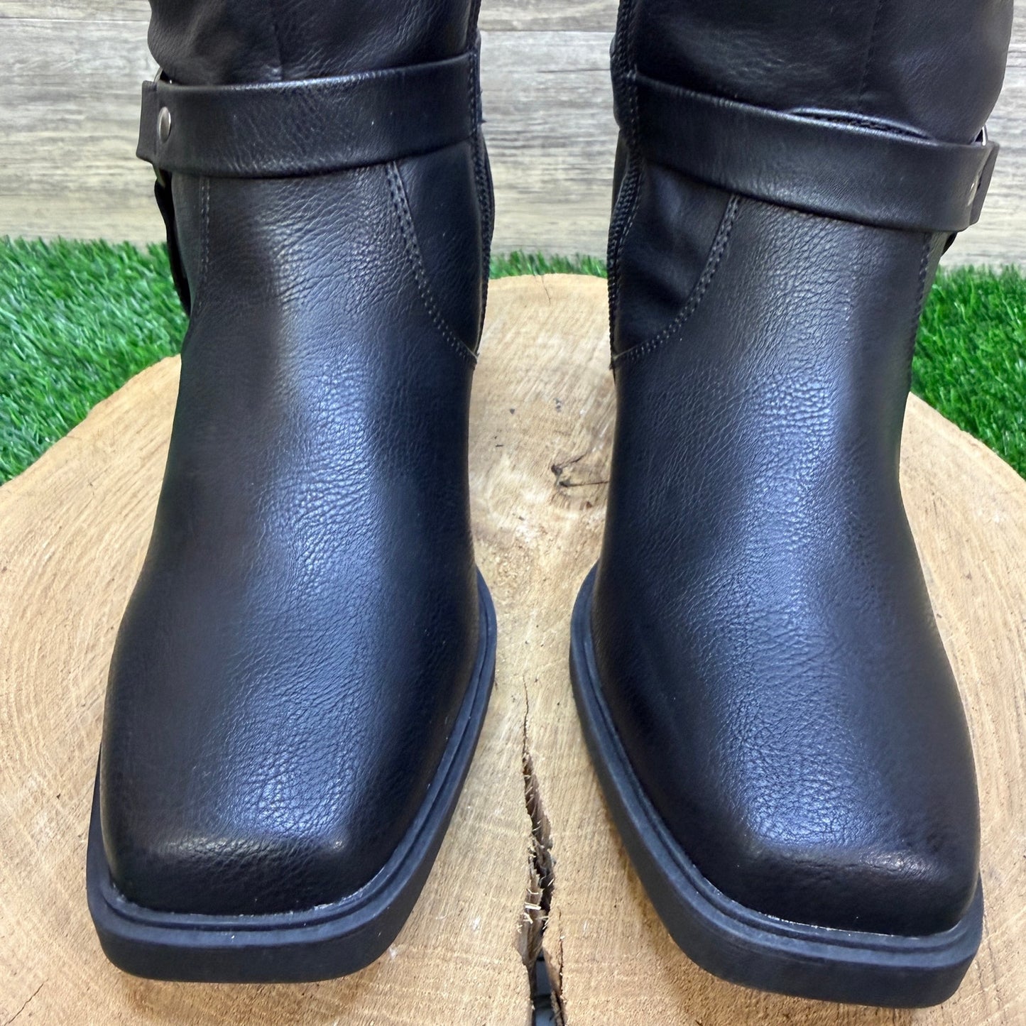 True Craft Women - Size 7M - Black Tall Faux Suede Boots Style Biddi