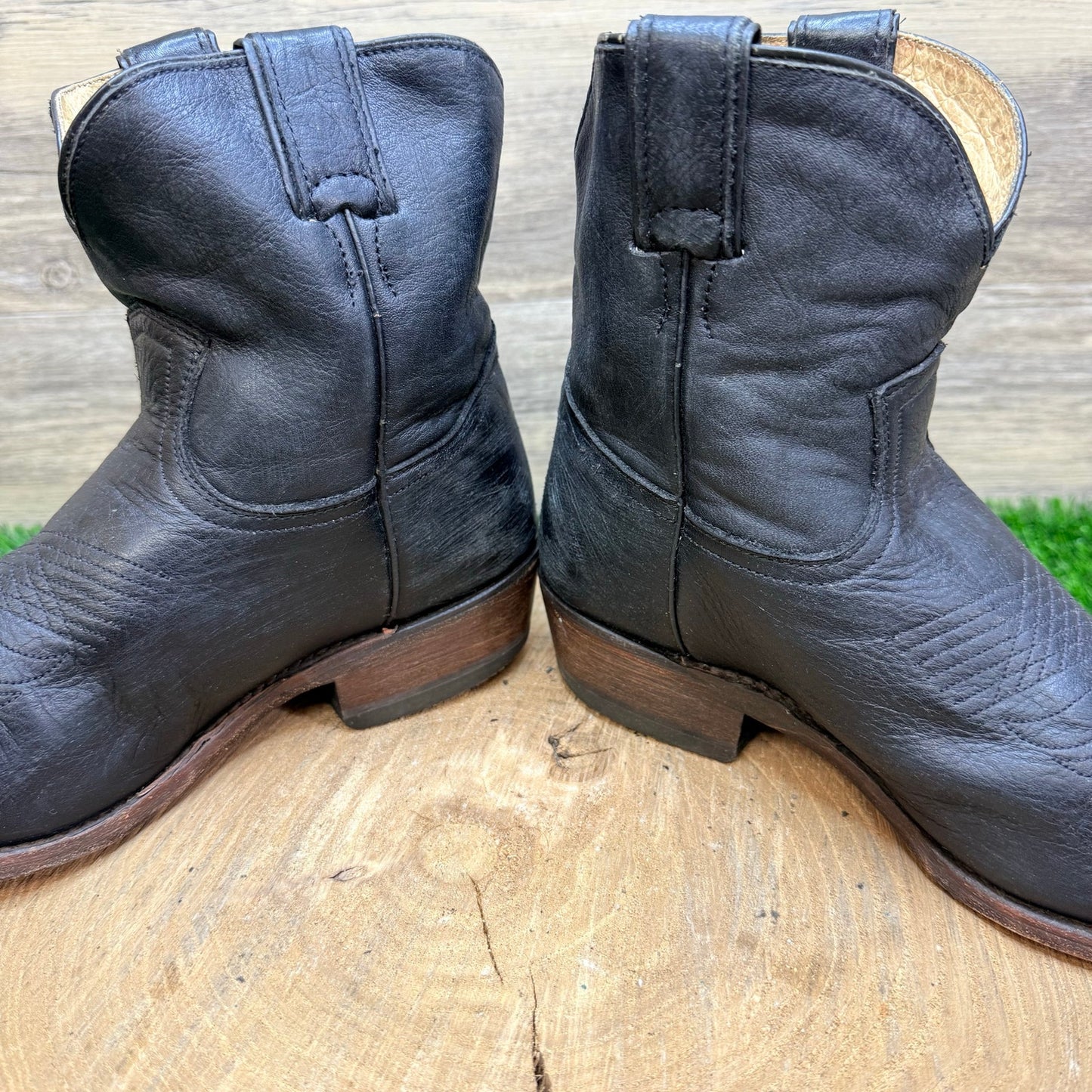 Frye Women - Size 8.5B - Black Billy Short Ankle Boots 77815