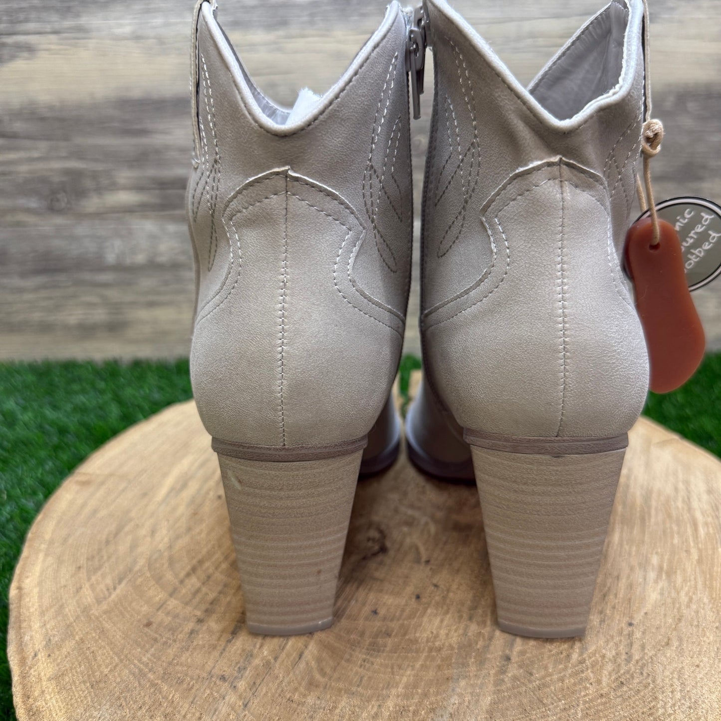 Mia Women - Size 7.5 - Gray Faux Suede Ankle Boots
