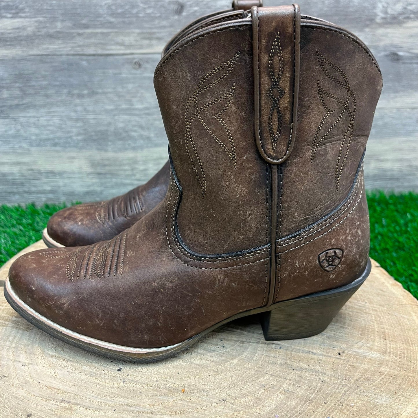 Ariat Women - Size 6B - Brown Ankle Zipper Cowboy Boots Style 10023211