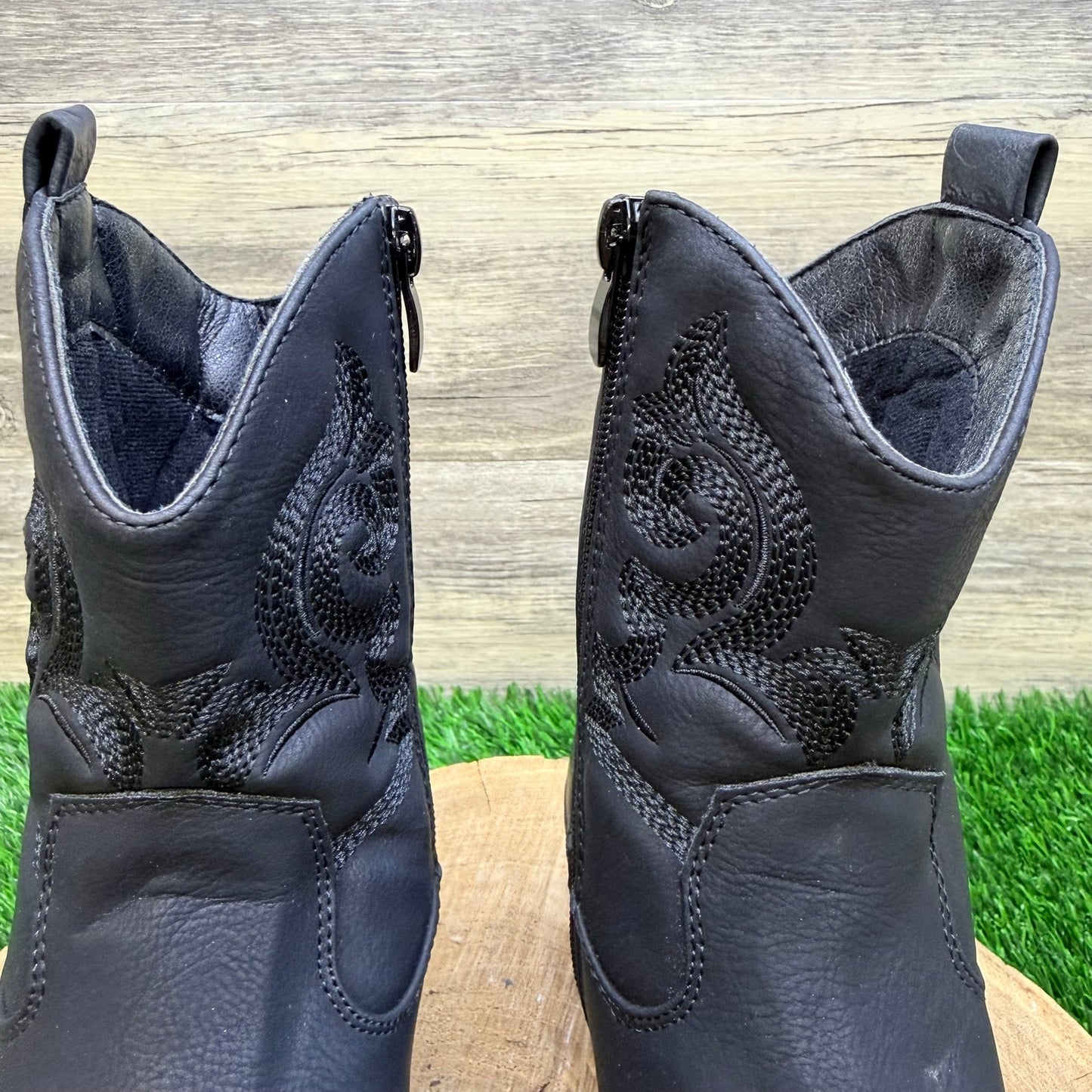 Global Win Women - Size 6.5 - Black Faux Leather Ankle Boots 19YY16