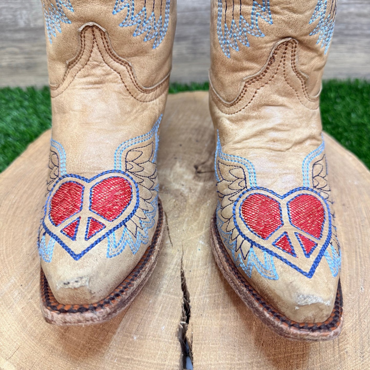 Corral Teen Youth / Women - Size 6 / Size 8 - Heart Wings Cowboy Boots A1031
