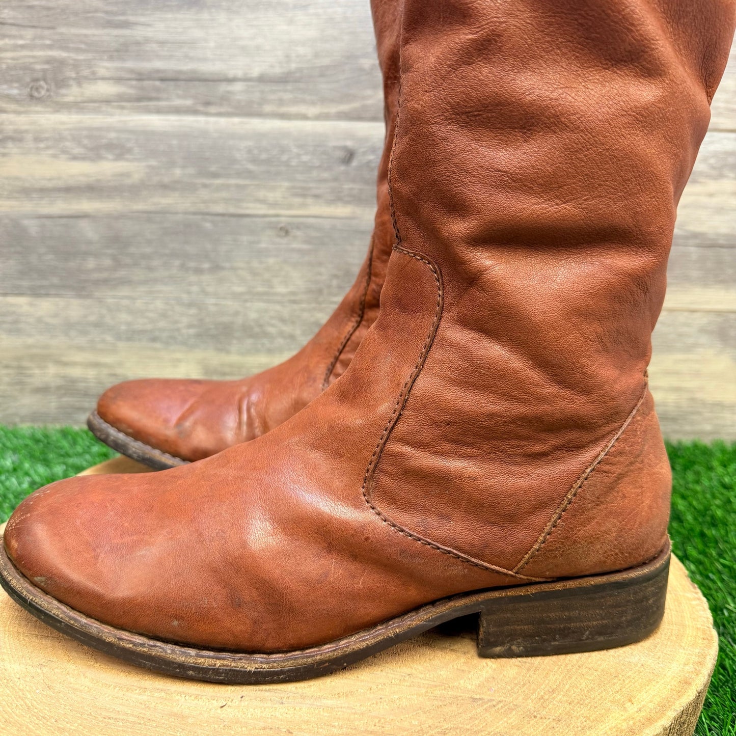 Vince Camuto Women - Size 10 - Brown Riding Zipper Boots