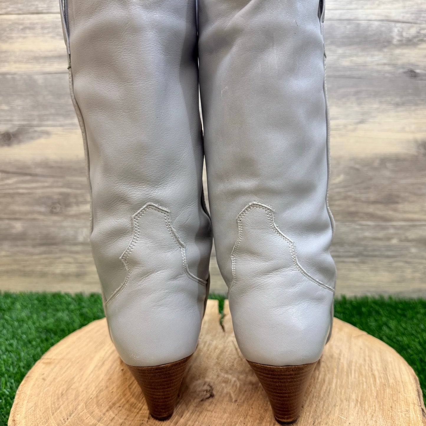 Unknown Women - Size 6 - Light Gray Heeled Boots