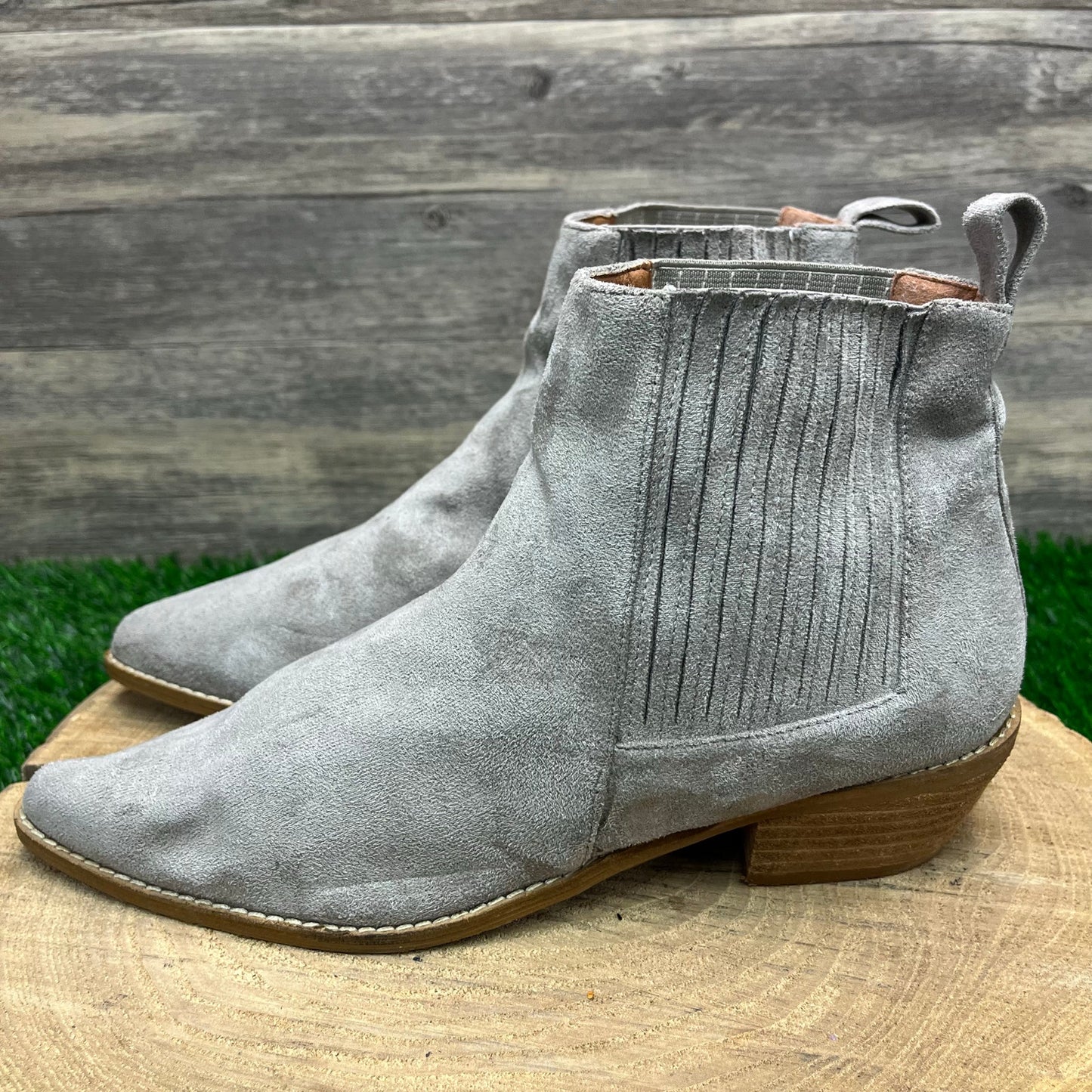 Beast Women - Size 8.5 - Light Gray Faux Suede Ankle Boots