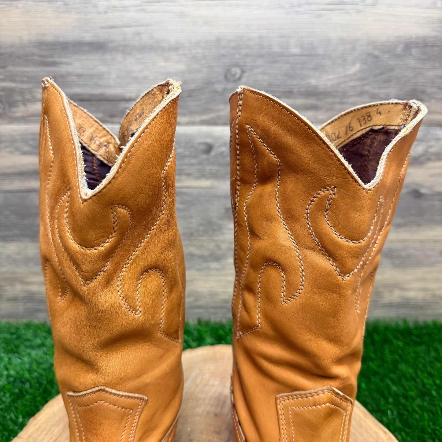 Montgomery Ward Women - Size 7 - Vintage Tan Heeled Boots 4002