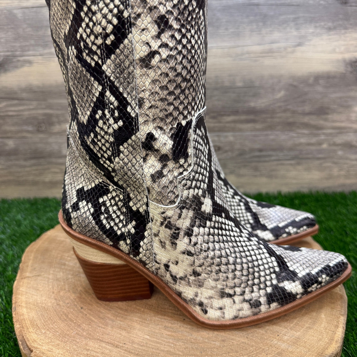 Gianni Bini Women - Size 8M - Black/White Faux Snake Tall Boots