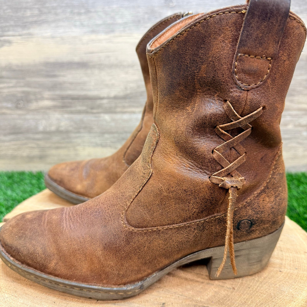 Born Women - Size 7 - Brown Ankle Zipper Boots CQG11