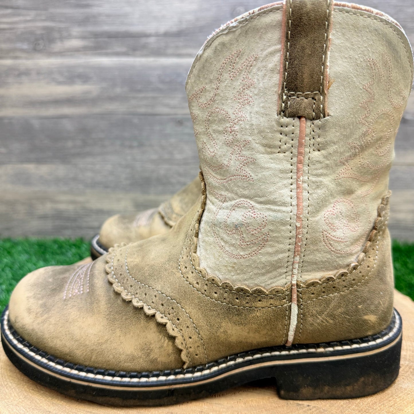 Ariat Youth - Size 5 - Tan/Cream Round Toe Cowboy Boots 10001995